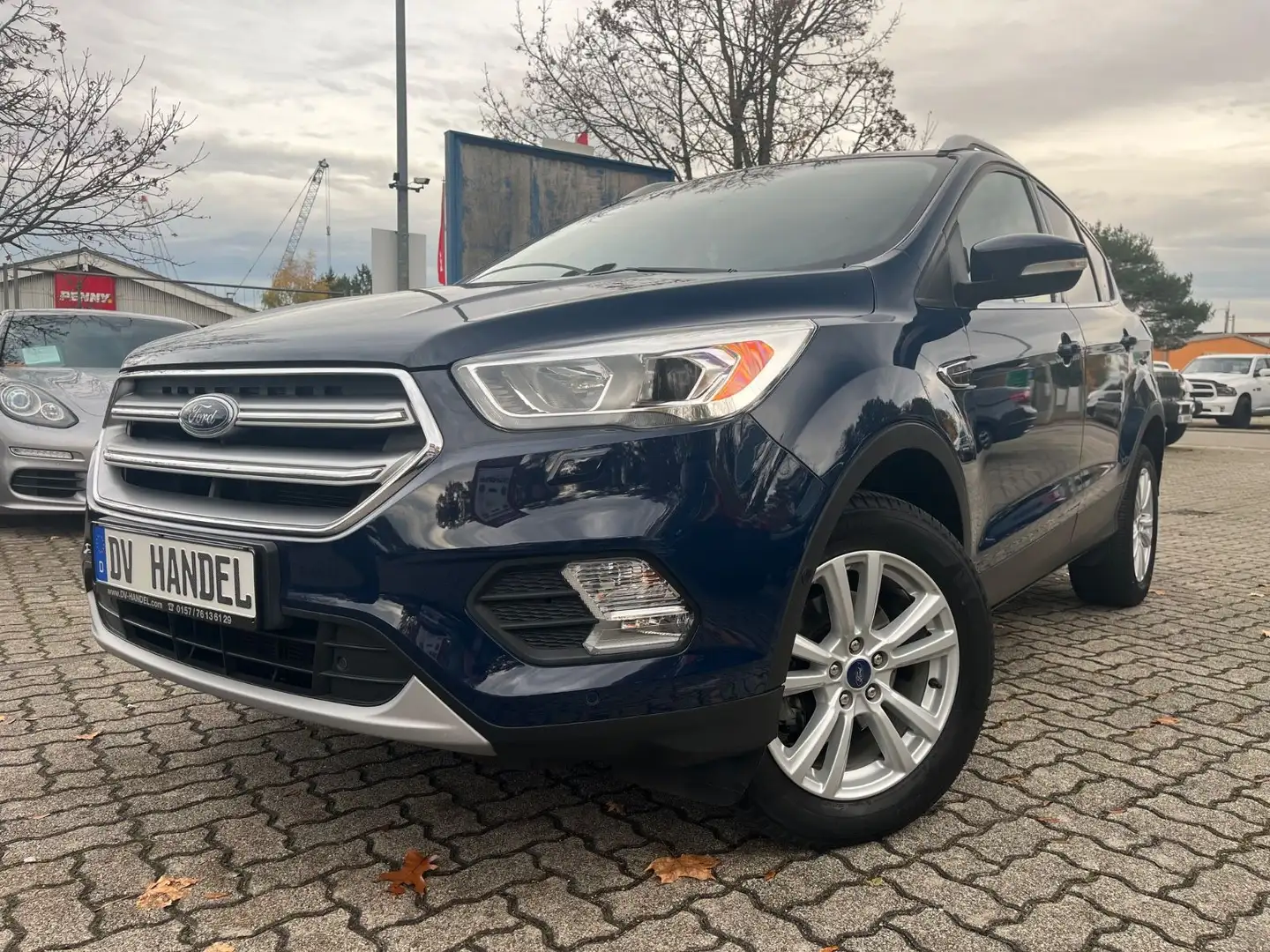 Ford Kuga Cool & Connect Blau - 1