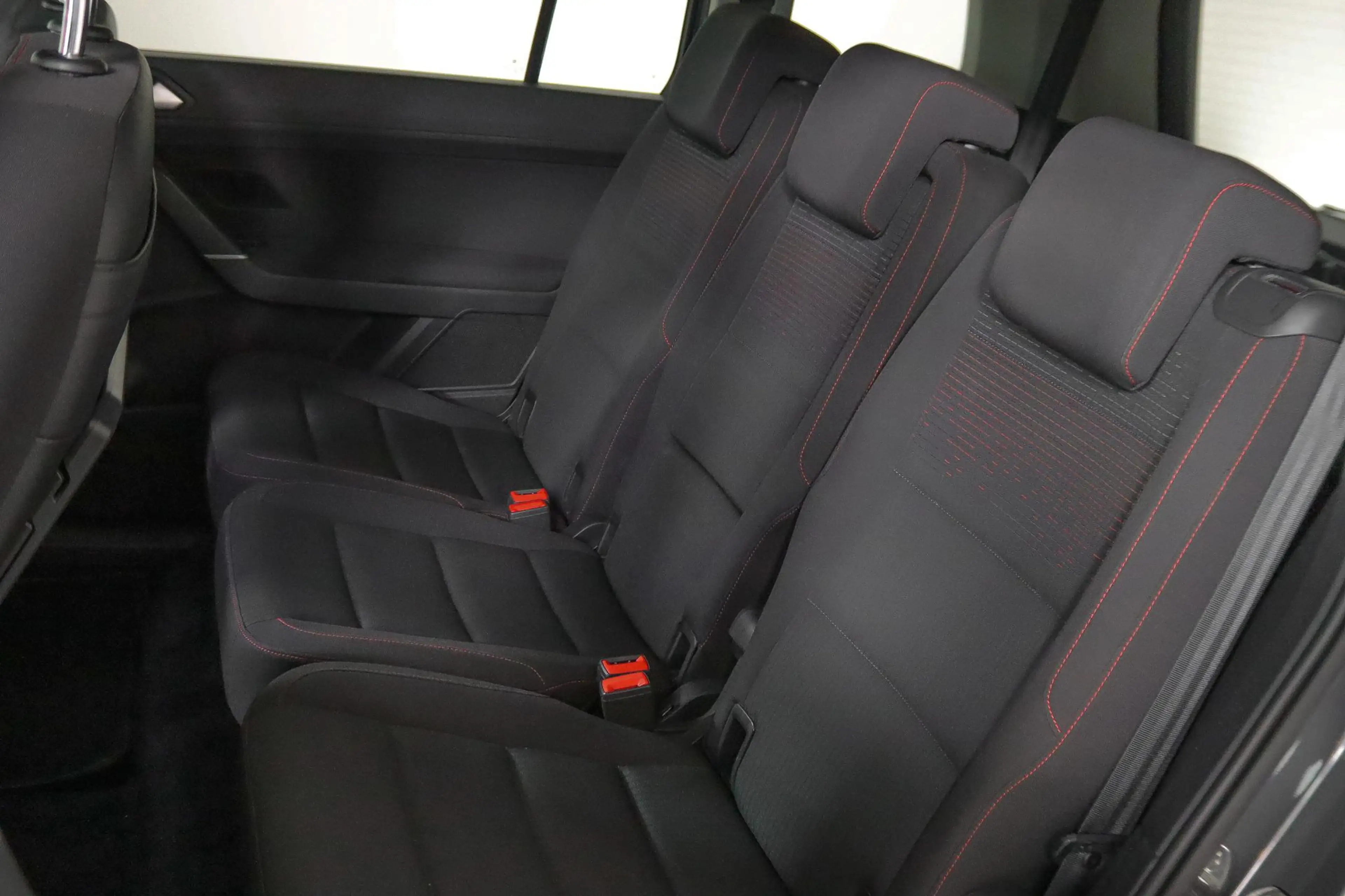 Volkswagen Touran 1.4 TSI Connected Series 7-Persoons Navigatie, ACC — photo 5