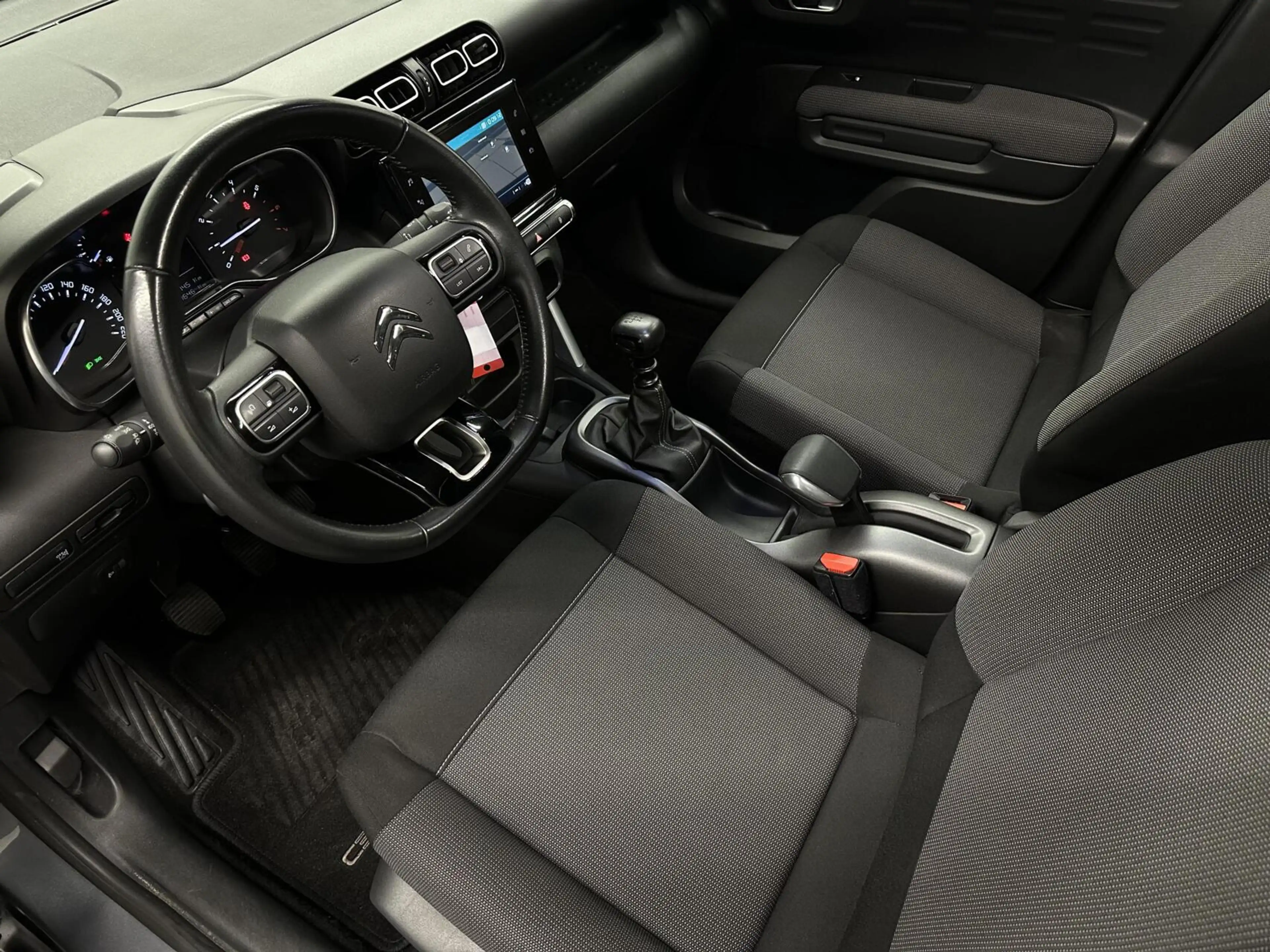 Citroen C3 Aircross 1.2 PureTech S&S Business PANO NAVI TREKHAAK CRUIS — photo 17