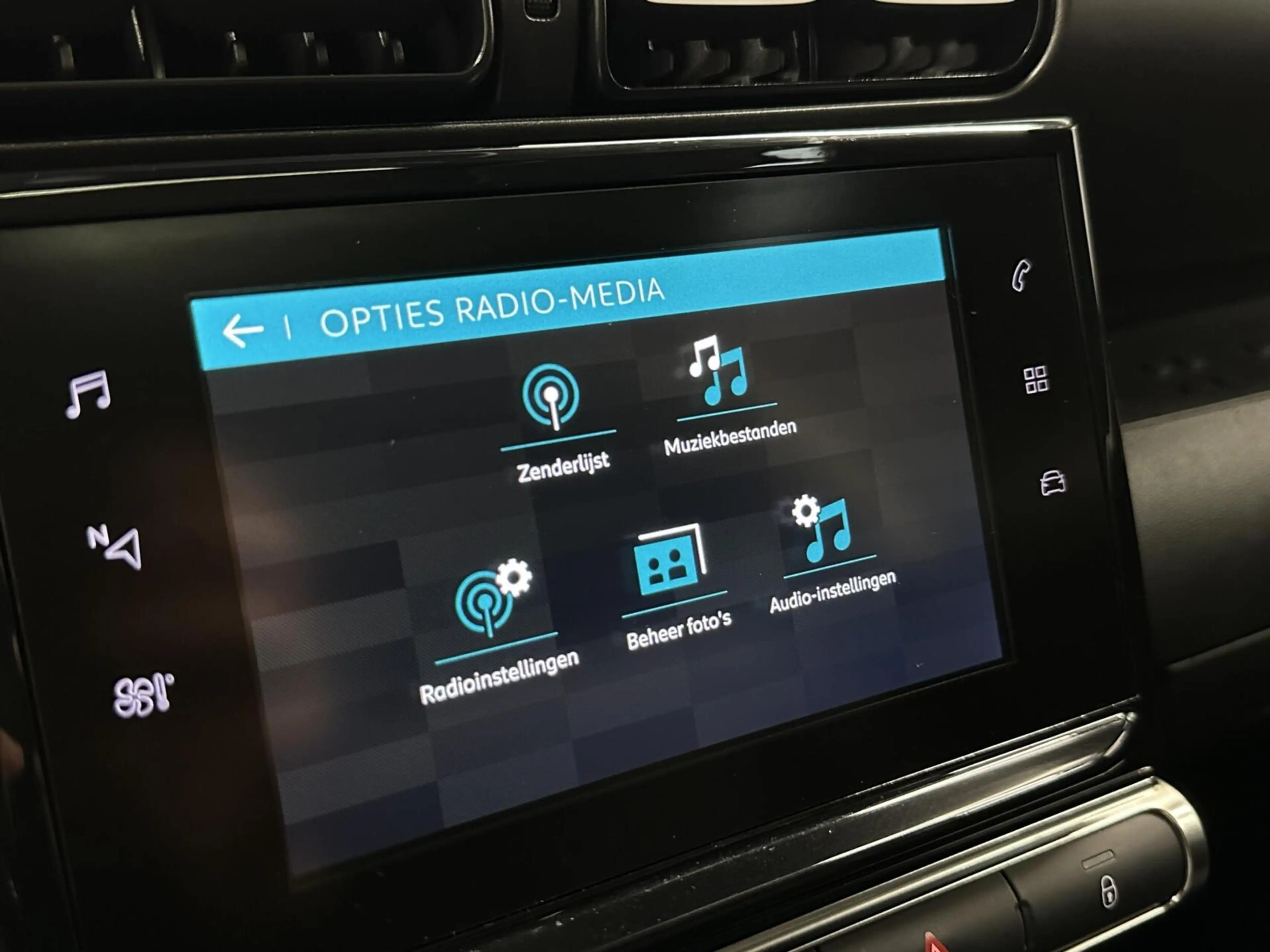 Citroen C3 Aircross 1.2 PureTech S&S Business PANO NAVI TREKHAAK CRUIS — photo 37