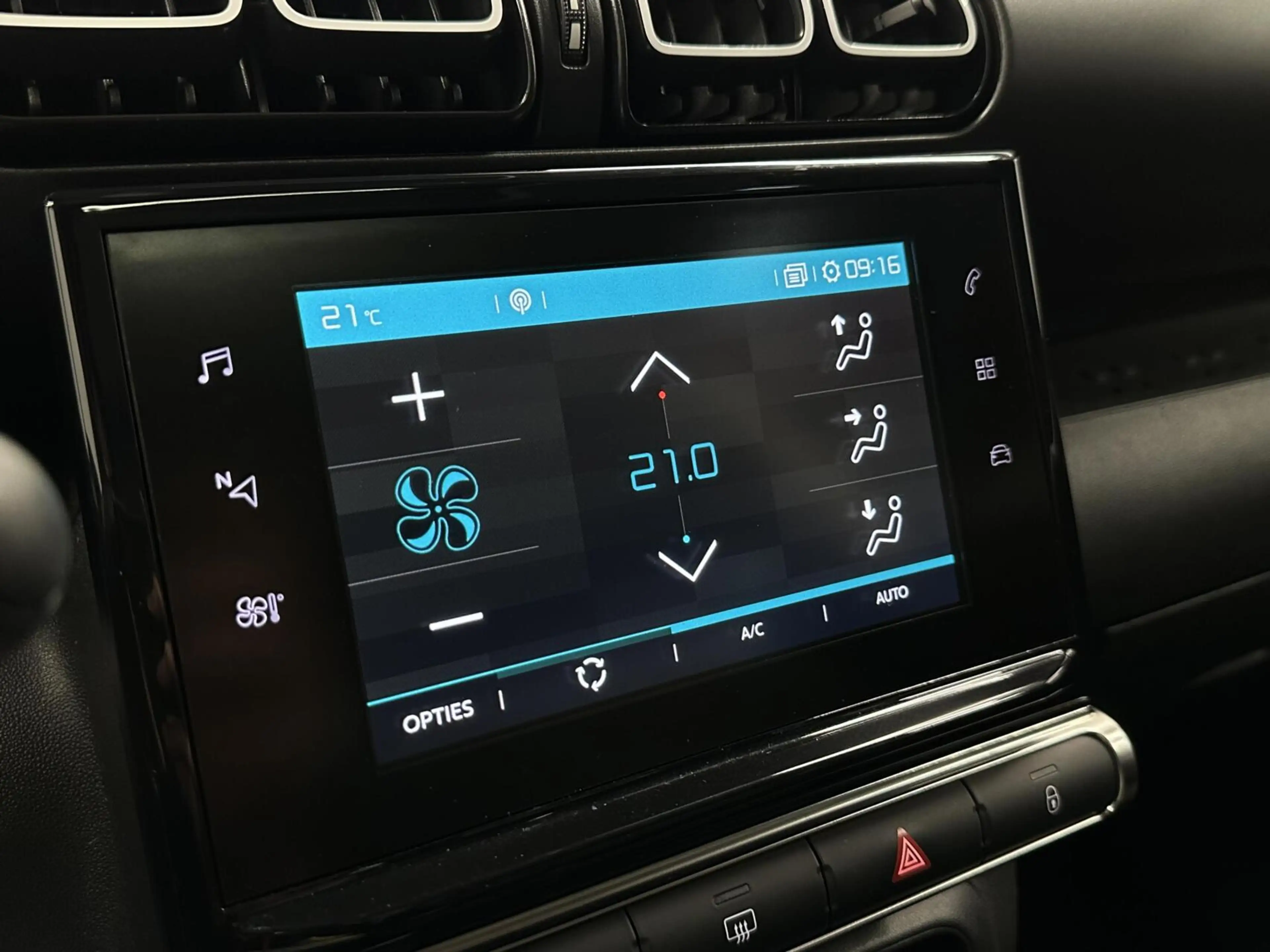 Citroen C3 Aircross 1.2 PureTech S&S Business PANO NAVI TREKHAAK CRUIS — photo 35