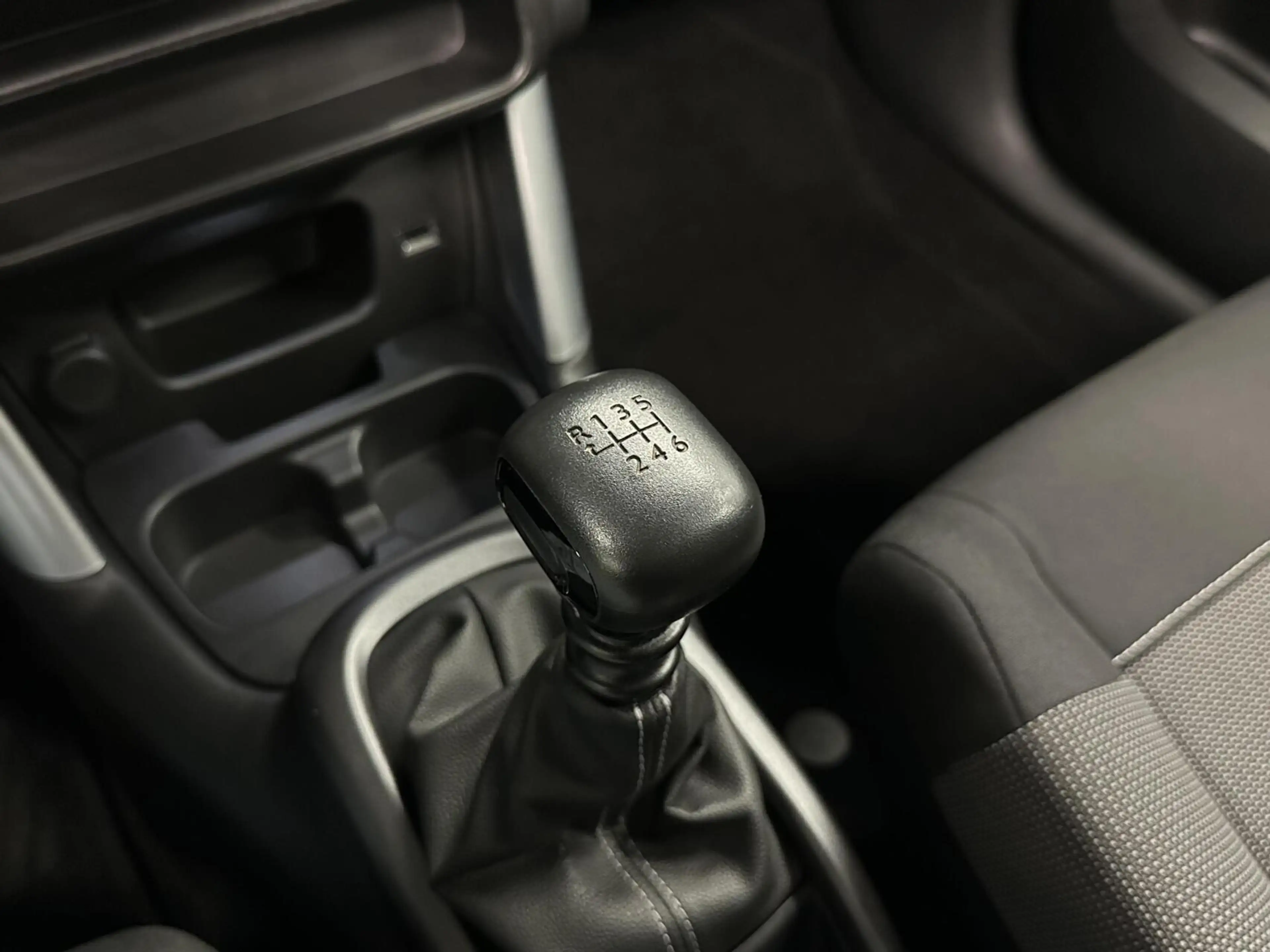 Citroen C3 Aircross 1.2 PureTech S&S Business PANO NAVI TREKHAAK CRUIS — photo 44