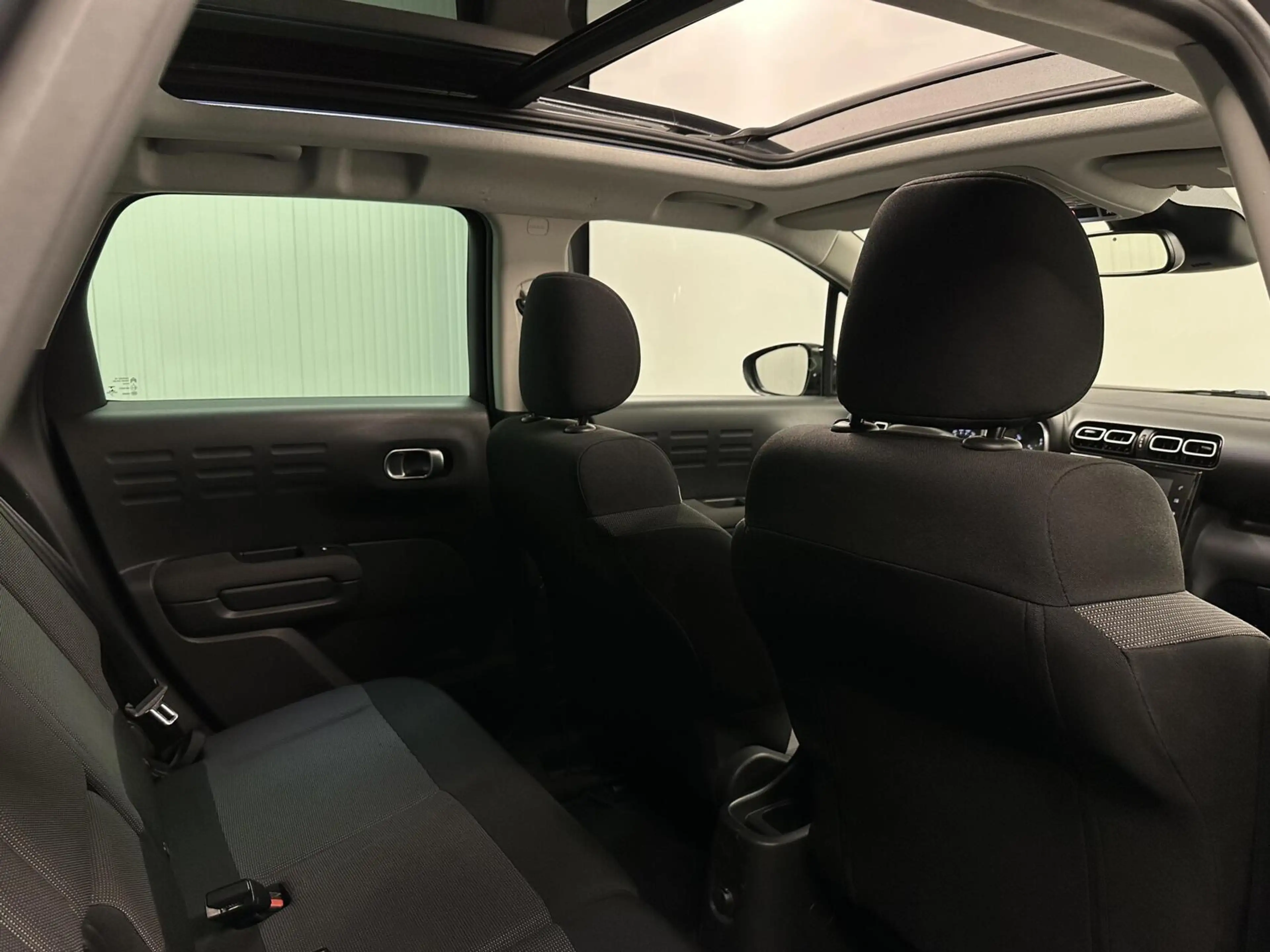 Citroen C3 Aircross 1.2 PureTech S&S Business PANO NAVI TREKHAAK CRUIS — photo 16
