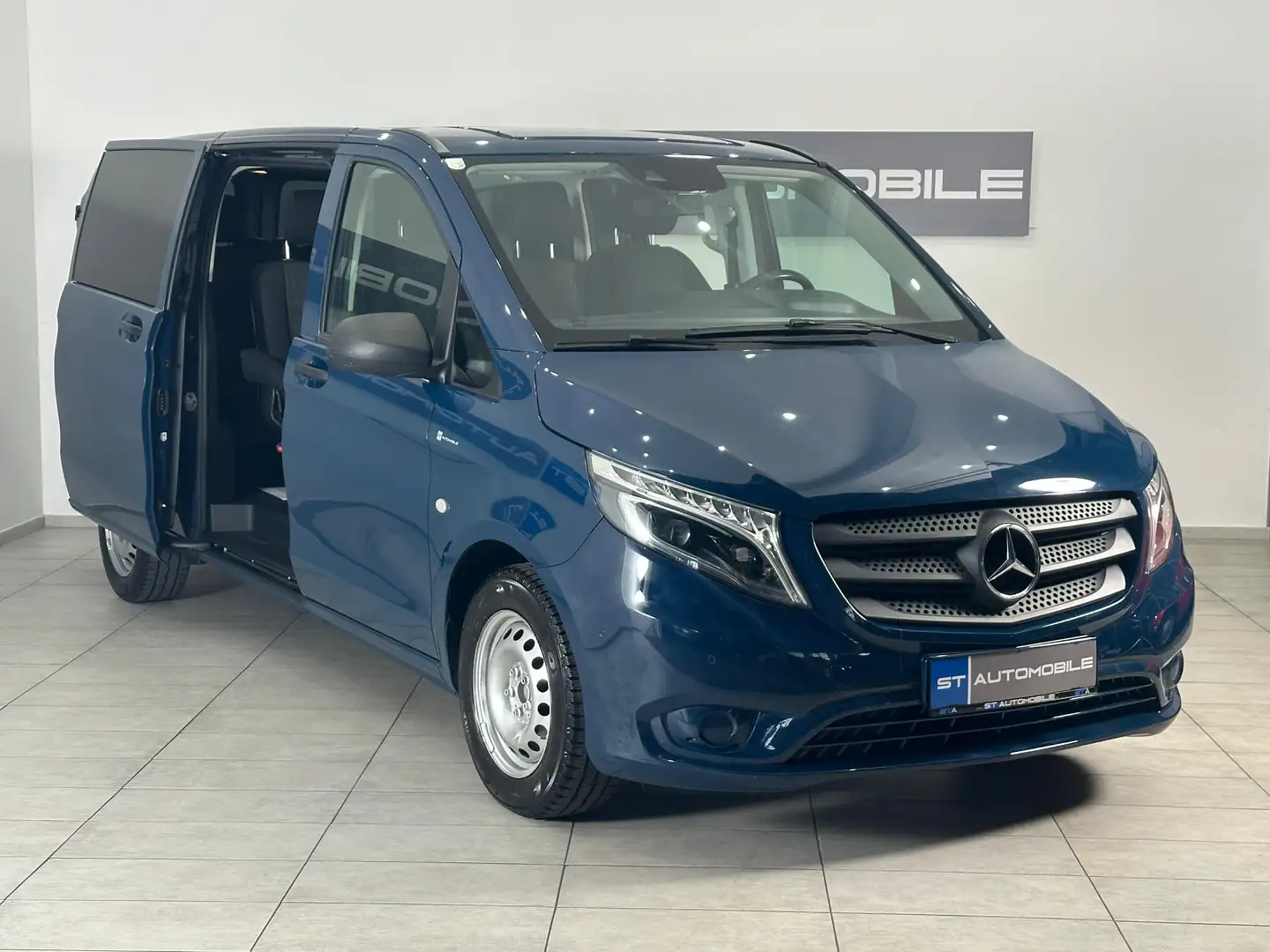 Mercedes-Benz Vito 116 CDI Tourer lang // NETTO: 23.325,-- // STANDHZ Blau - 1