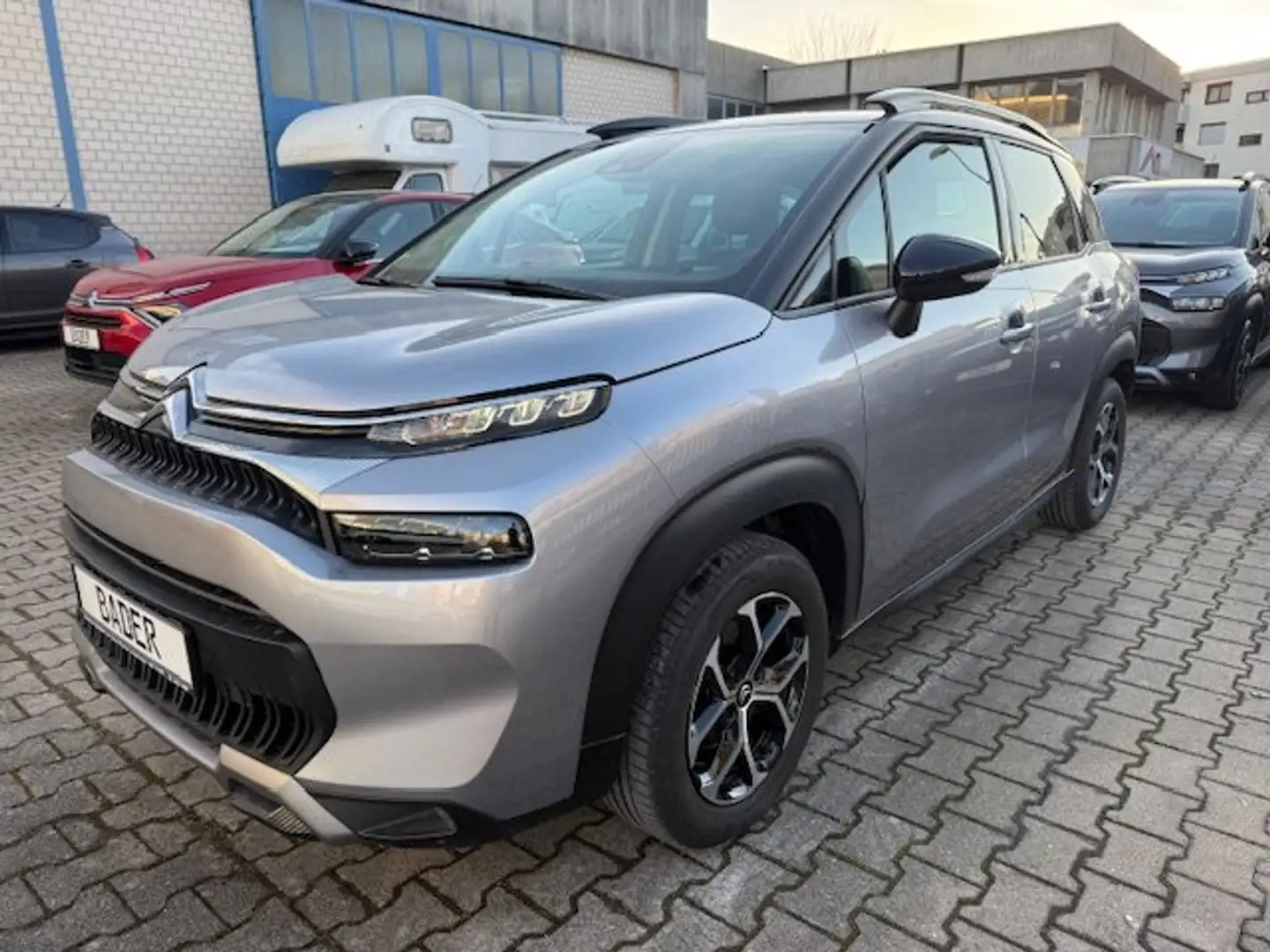 Citroen C3 Aircross Shine 130 Automatik * SITZHEIZUNG * Grau - 1