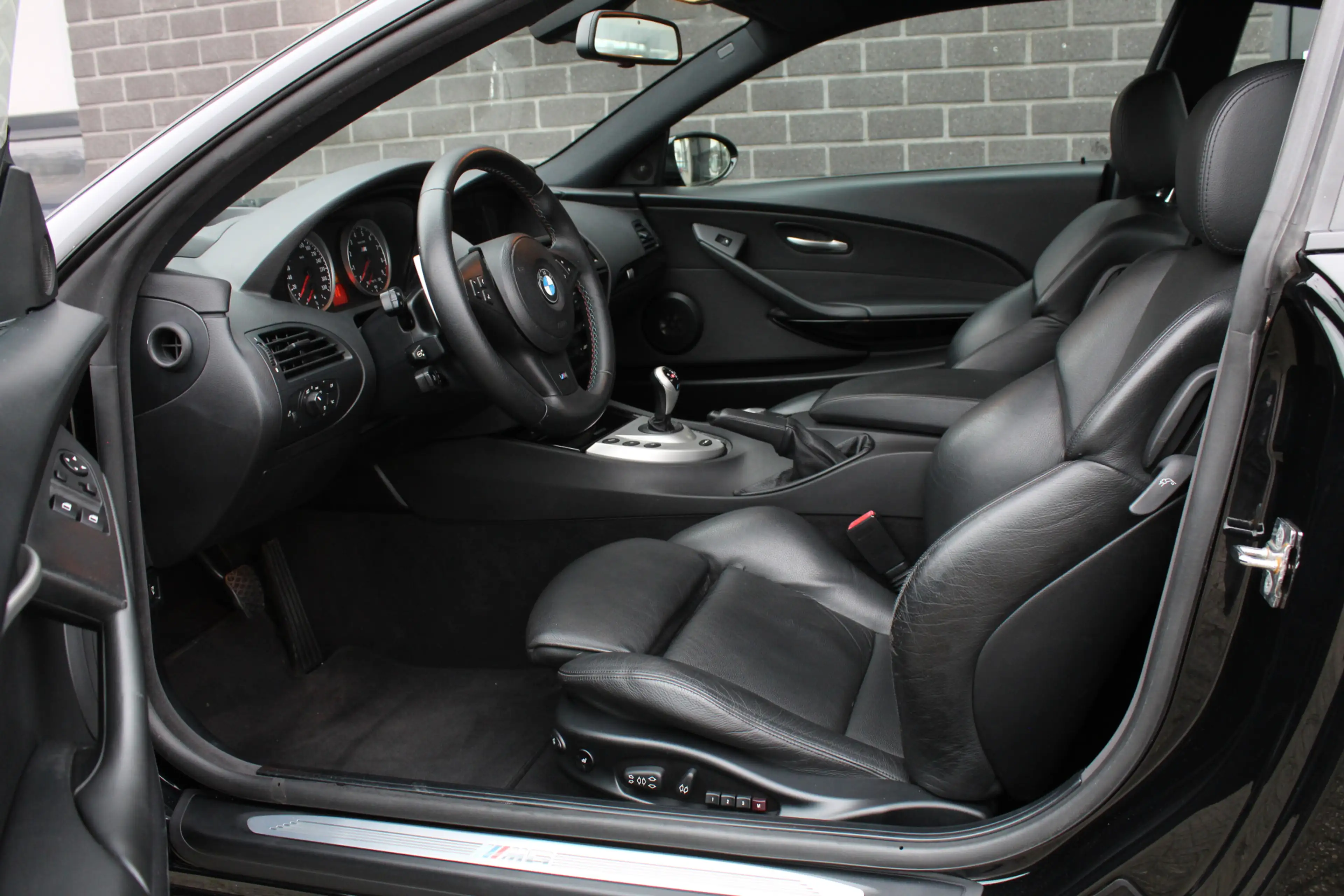 BMW M6 6-serie 5.0 V10 / SMG / Carbon / Keyless / N.A.P. — photo 8