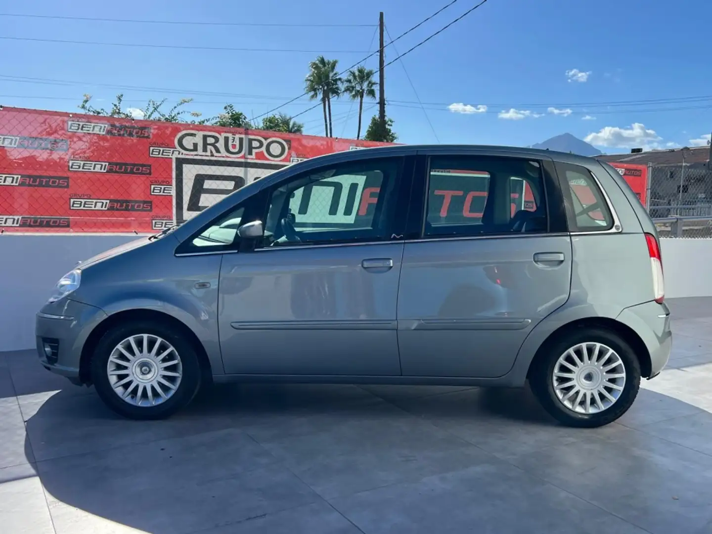 Lancia MUSA 1.4 16v Platino DFN Gris - 2