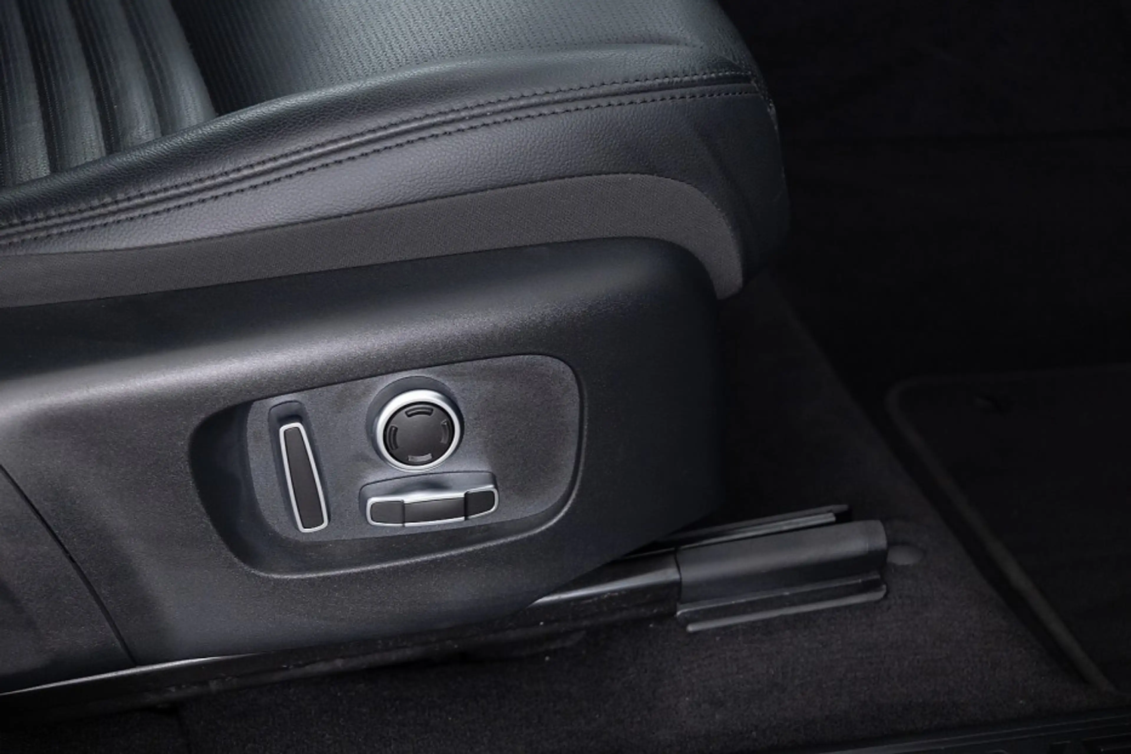 Land Rover Discovery Sport P300e R-Dynamic S Automaat | LEDER | CARPLAY | Ful — photo 7
