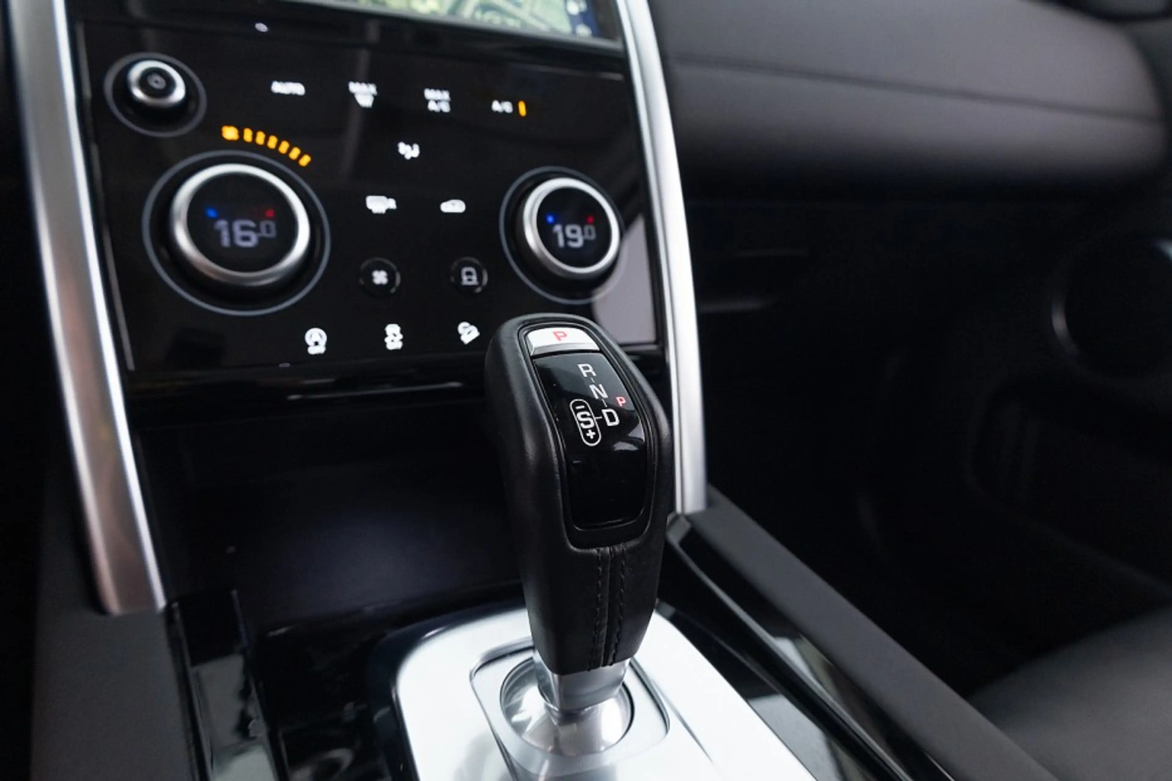 Land Rover Discovery Sport P300e R-Dynamic S Automaat | LEDER | CARPLAY | Ful — photo 14