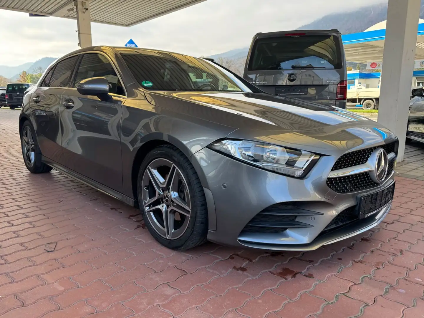 Mercedes-Benz A 200 AMG Line Leder Grau - 2