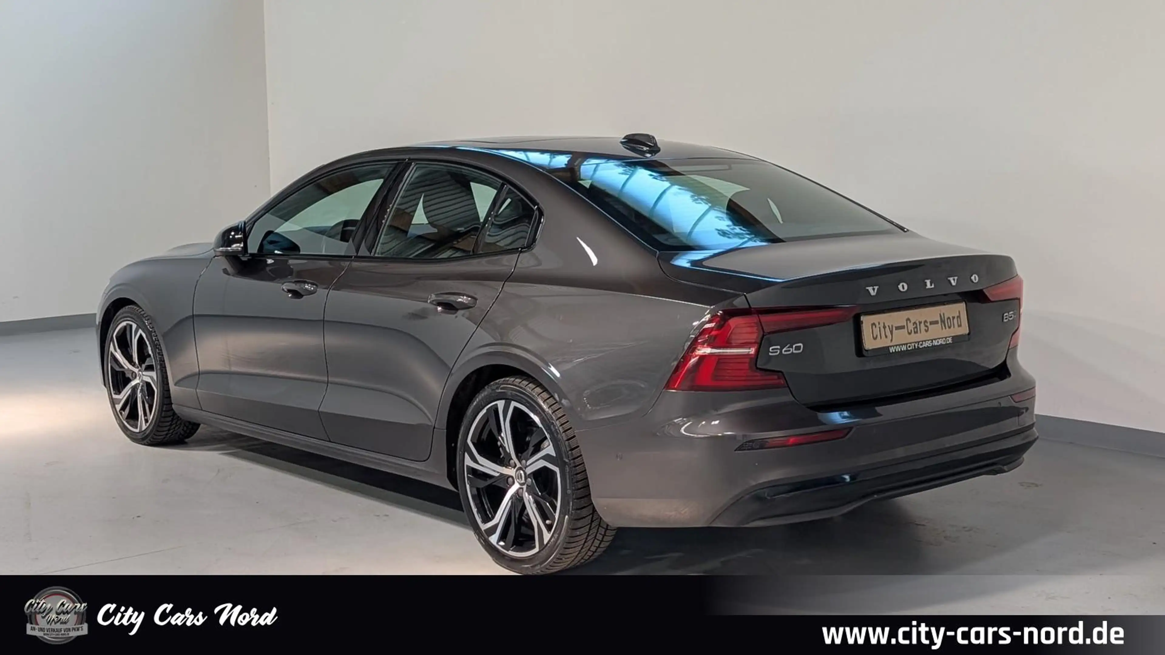 Volvo S60 Ultimate Dark AWD 360°+HEAD.UP+LED+AHK — photo 4