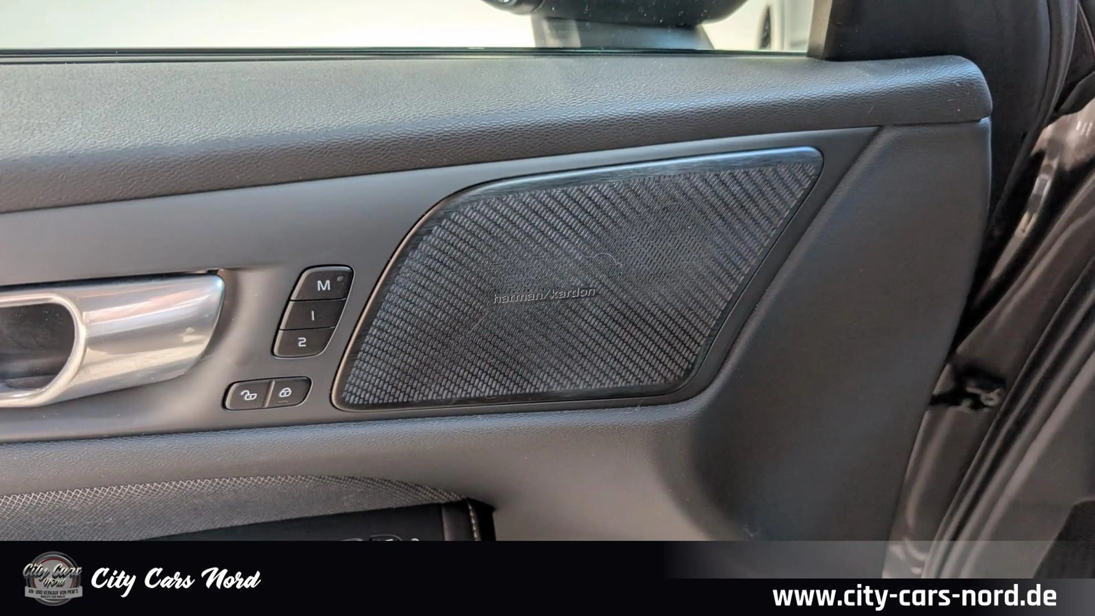 Volvo S60 Ultimate Dark AWD 360°+HEAD.UP+LED+AHK — photo 12