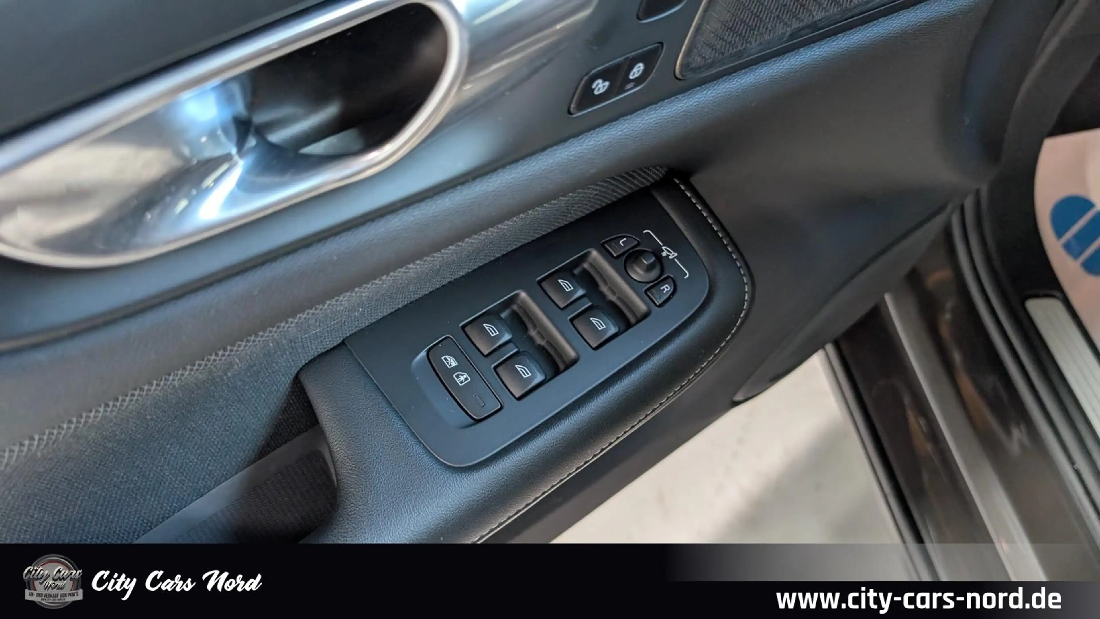 Volvo S60 Ultimate Dark AWD 360°+HEAD.UP+LED+AHK — photo 11