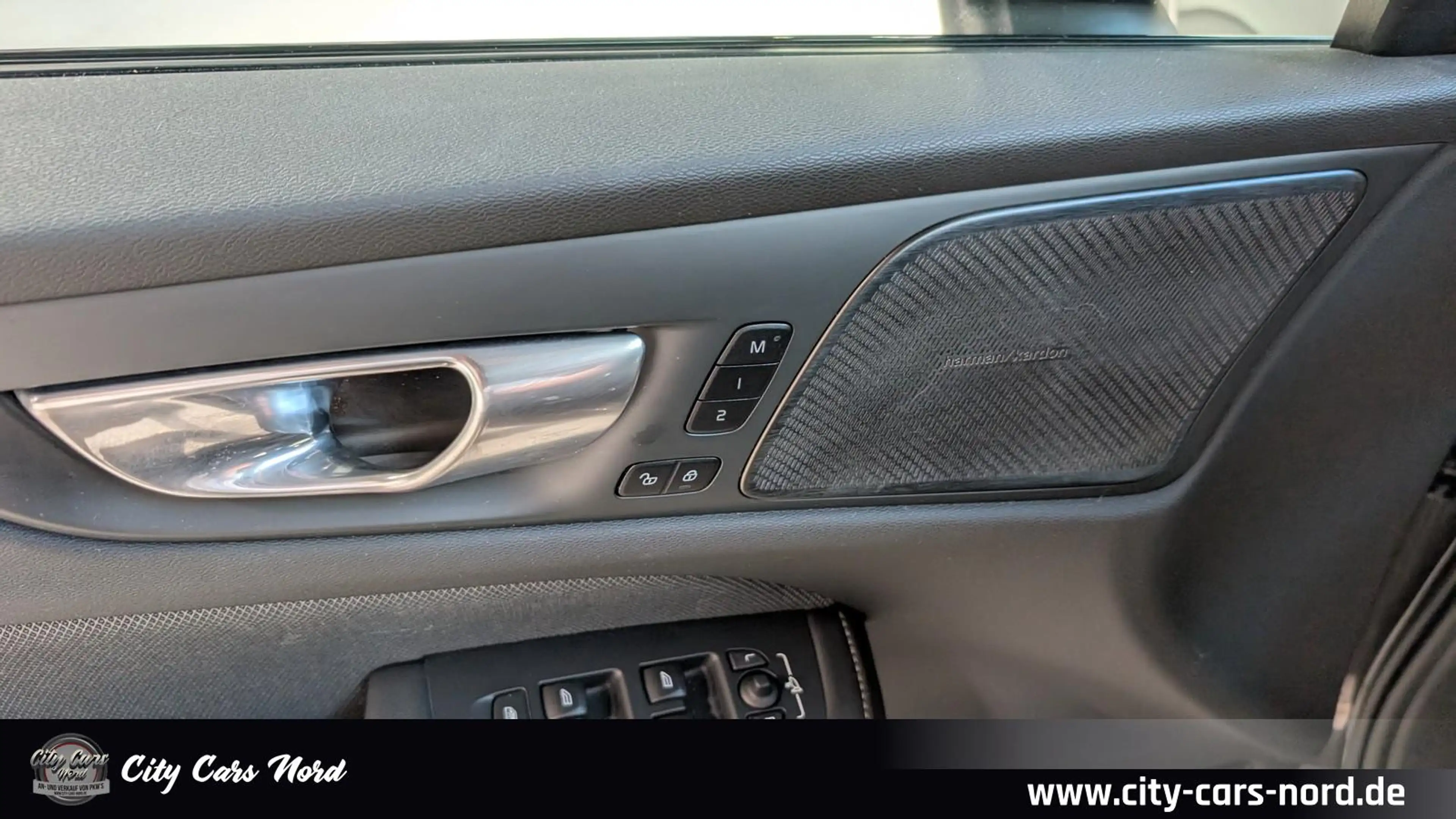 Volvo S60 Ultimate Dark AWD 360°+HEAD.UP+LED+AHK — photo 13