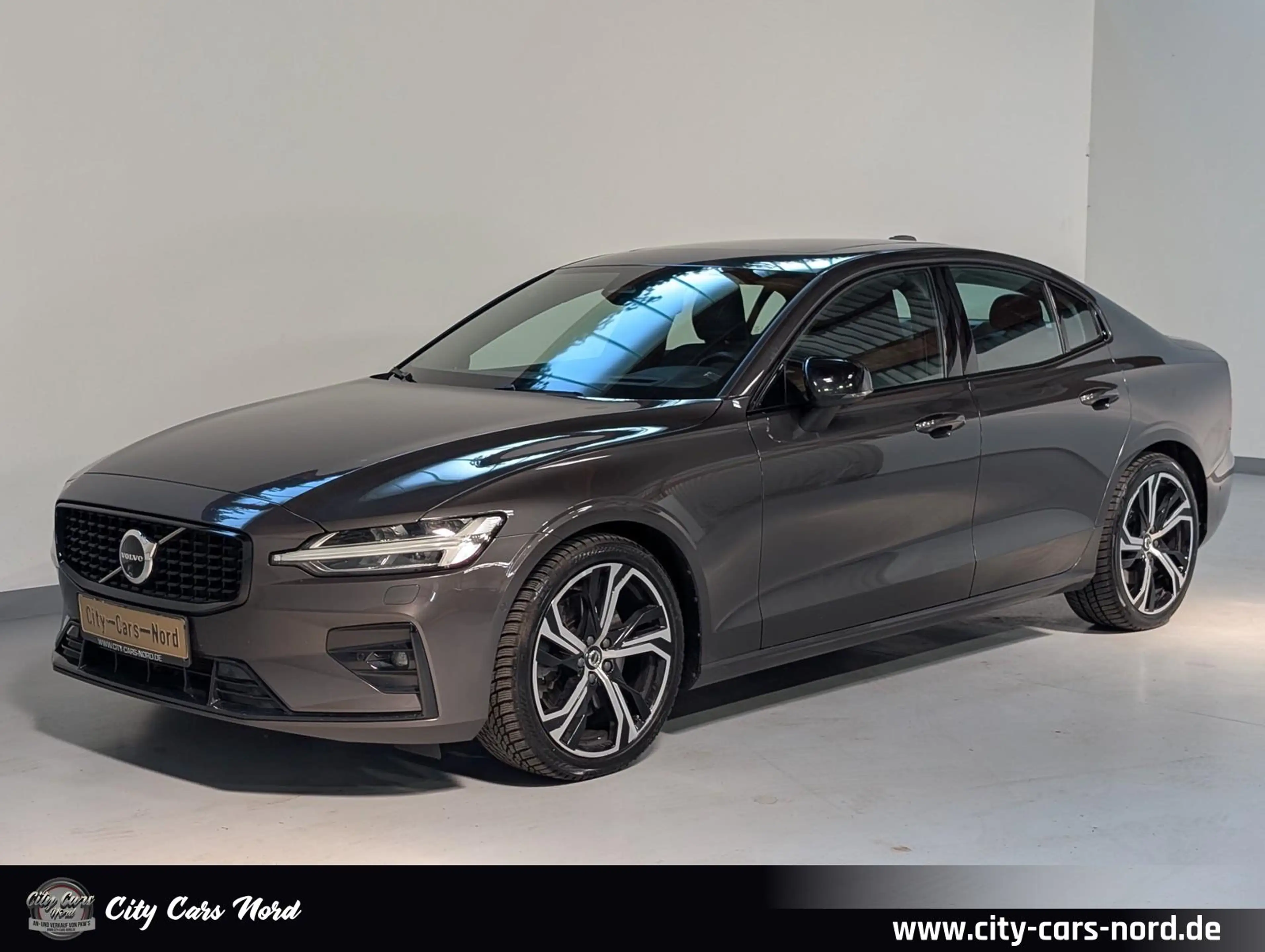 Volvo S60 Ultimate Dark AWD 360°+HEAD.UP+LED+AHK