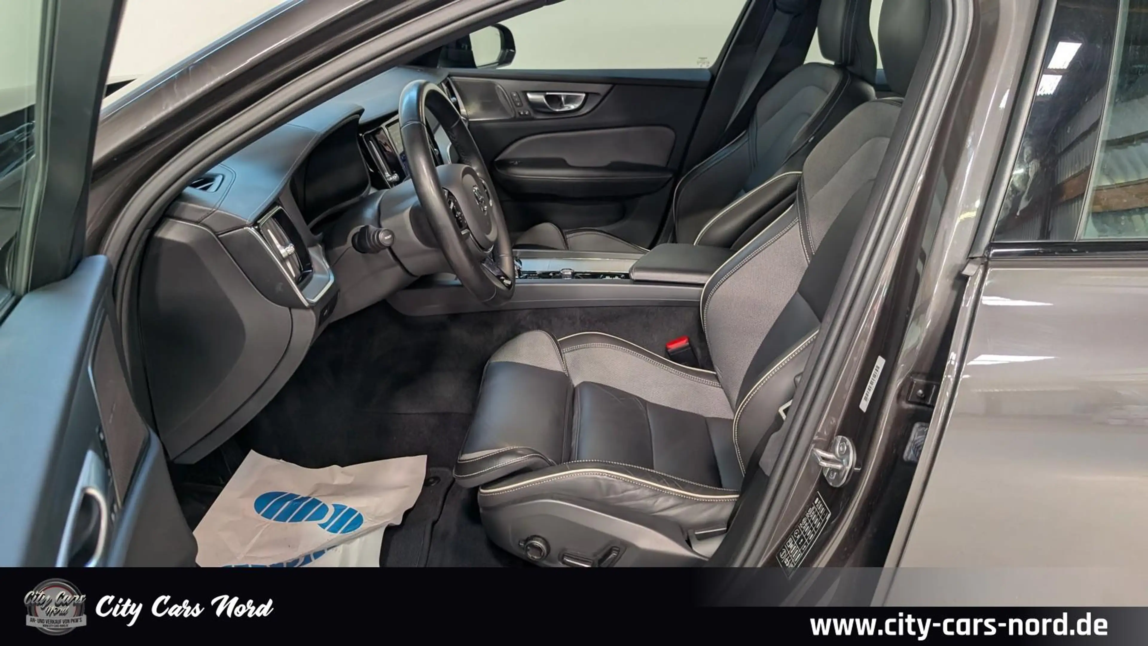 Volvo S60 Ultimate Dark AWD 360°+HEAD.UP+LED+AHK — photo 9