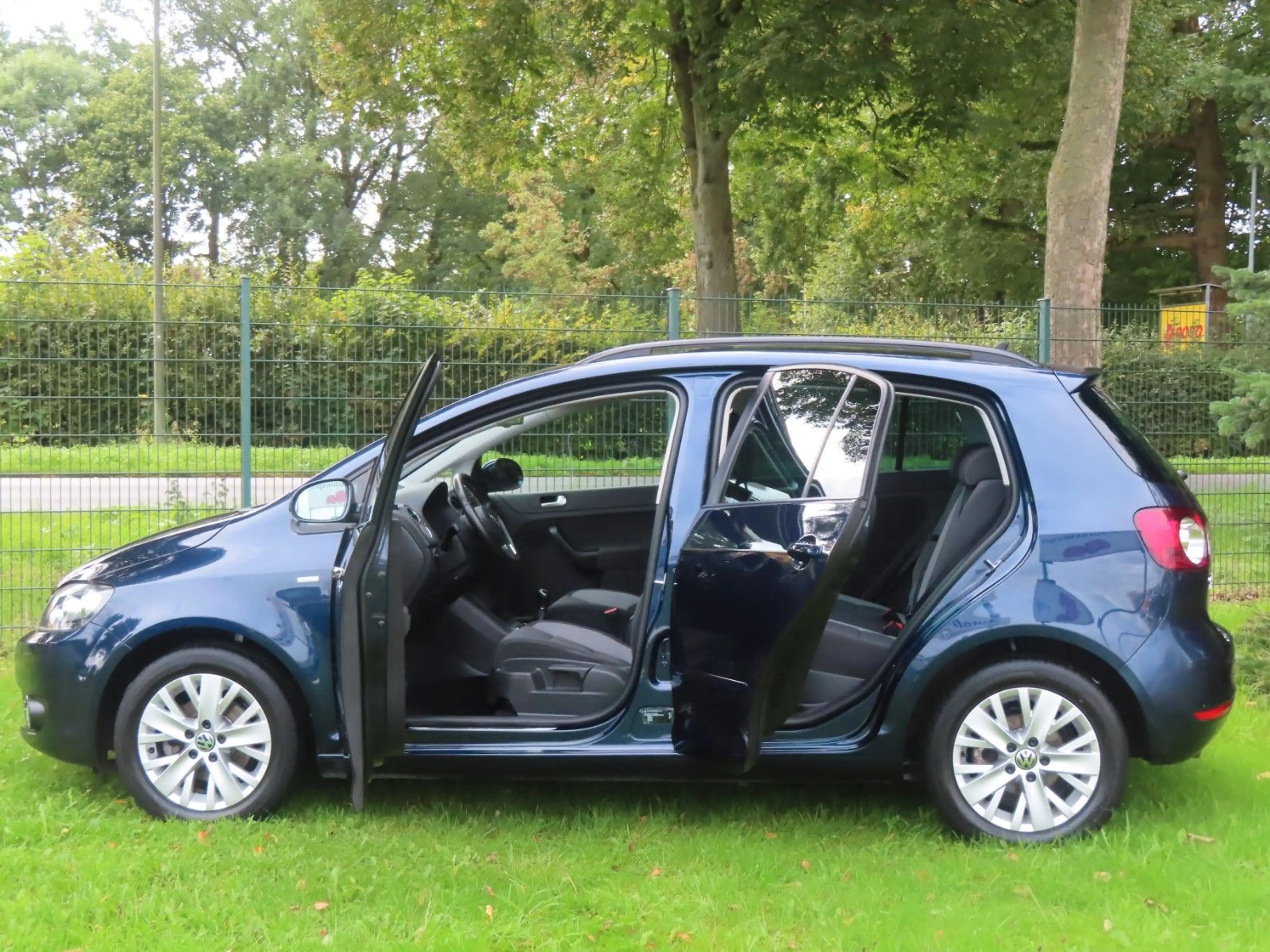 Volkswagen Golf Plus Life 1.Hand erst 34.000 km EZ 02/2014 — photo 9