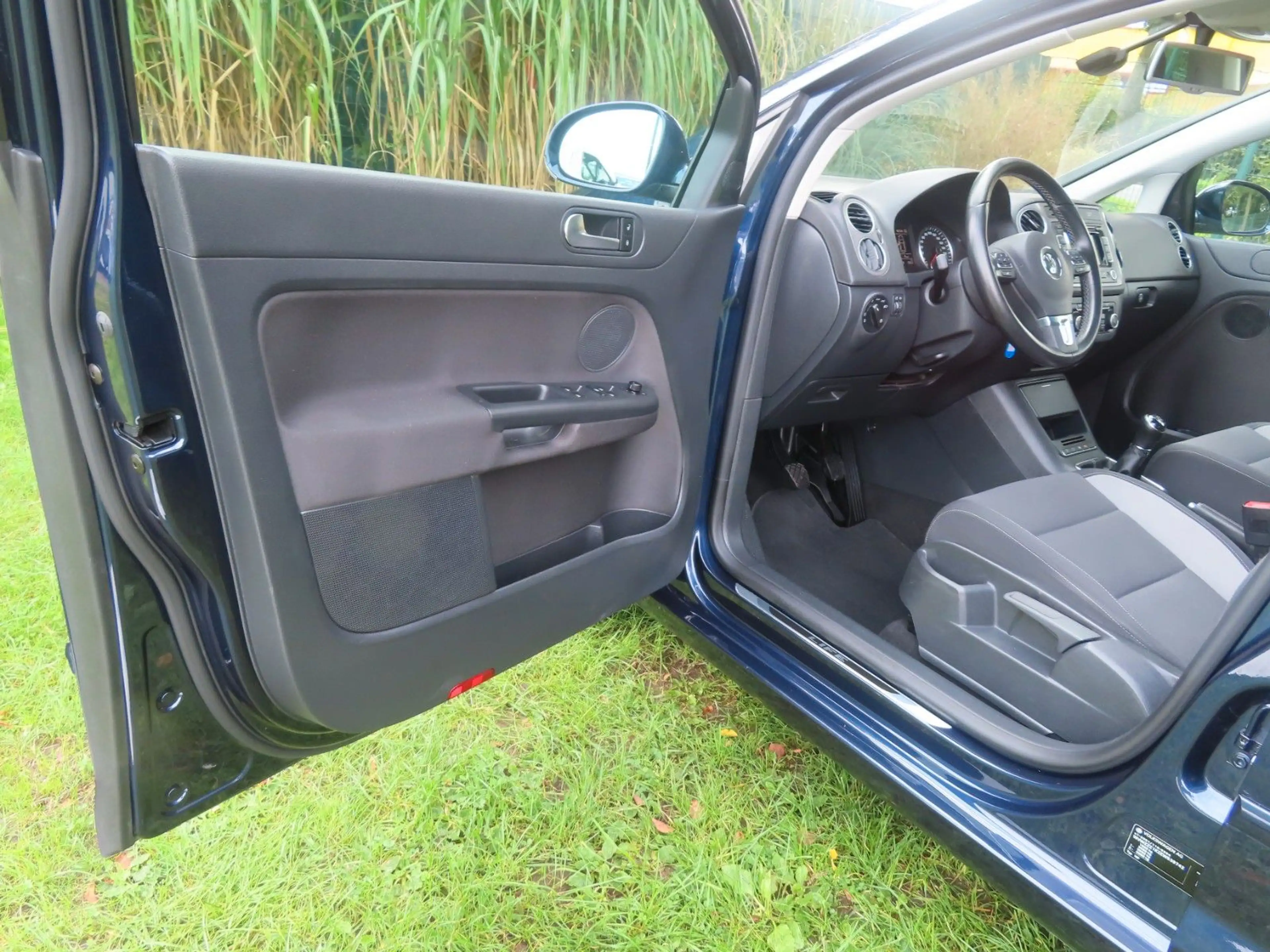 Volkswagen Golf Plus Life 1.Hand erst 34.000 km EZ 02/2014 — photo 10