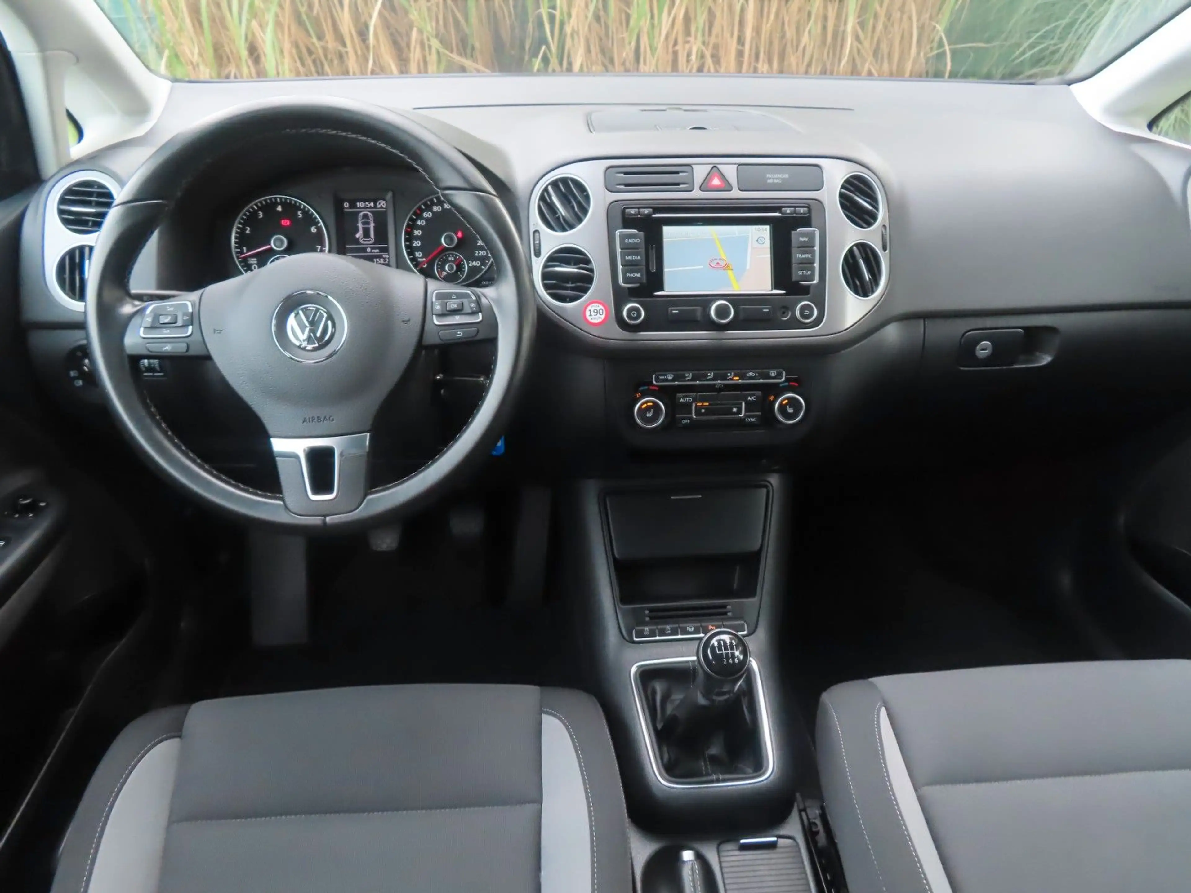 Volkswagen Golf Plus Life 1.Hand erst 34.000 km EZ 02/2014 — photo 13