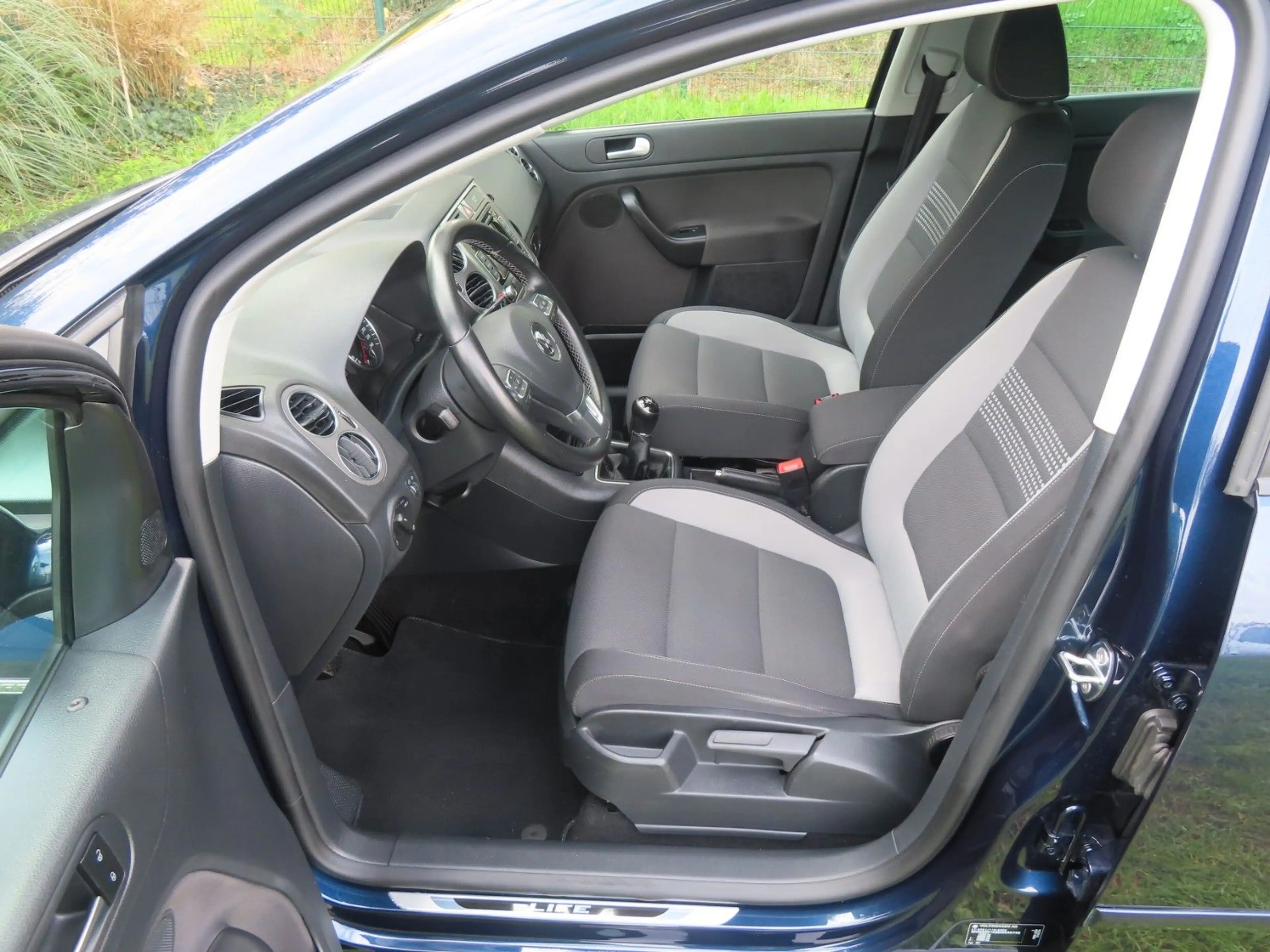 Volkswagen Golf Plus Life 1.Hand erst 34.000 km EZ 02/2014 — photo 11