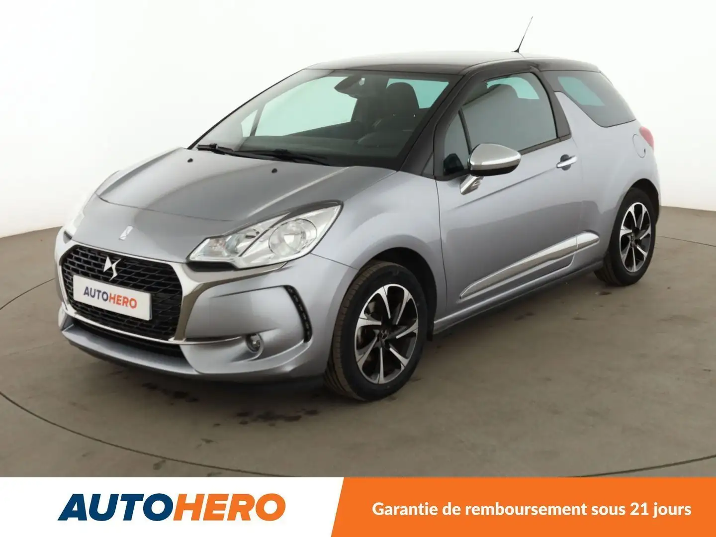 DS Automobiles DS 3 1.2 PureTech Connected Chic Automatique Gris - 1