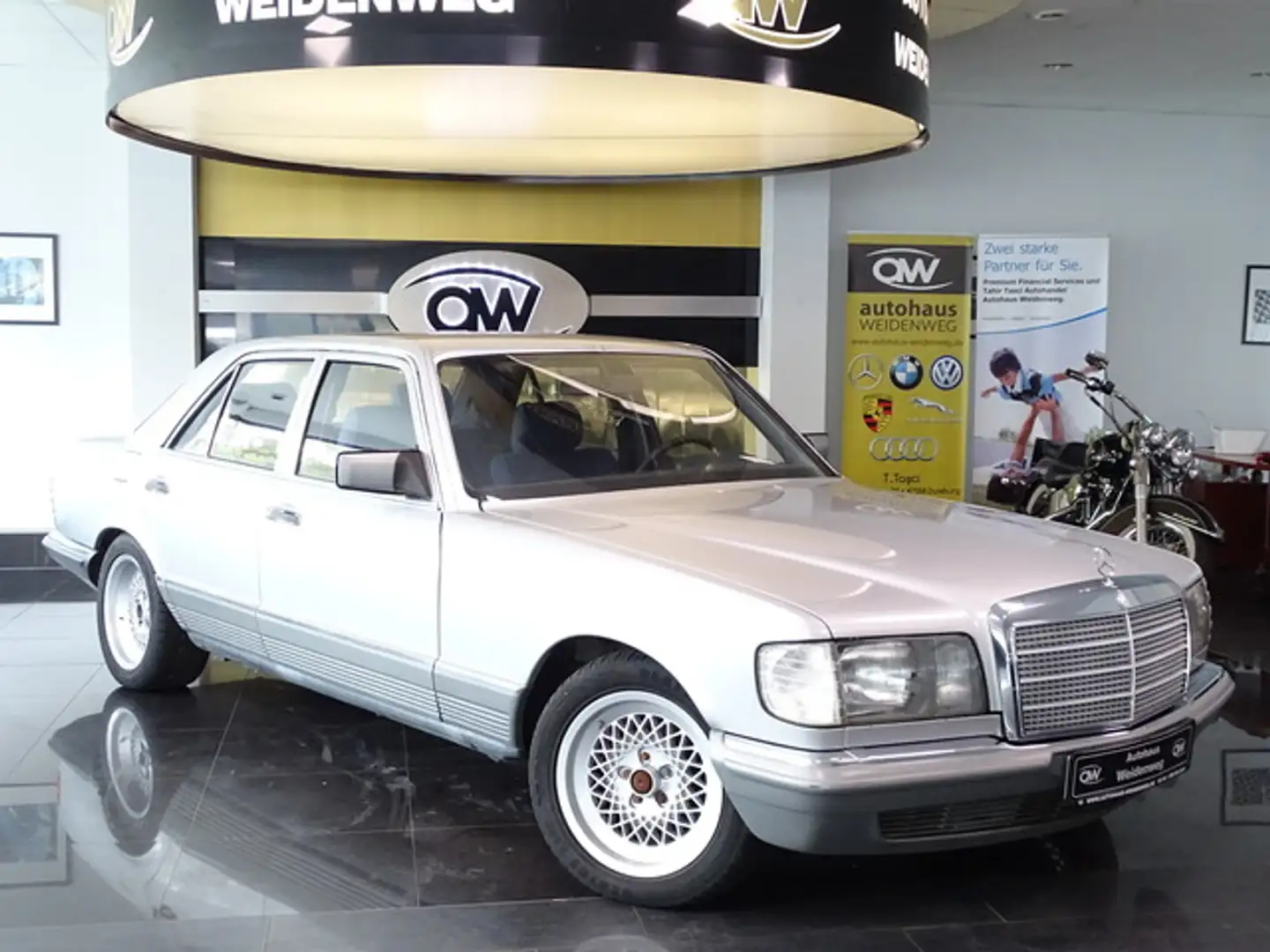 Mercedes-Benz 380 SE Automatik.Klima H-Kennzeichen Argent - 2