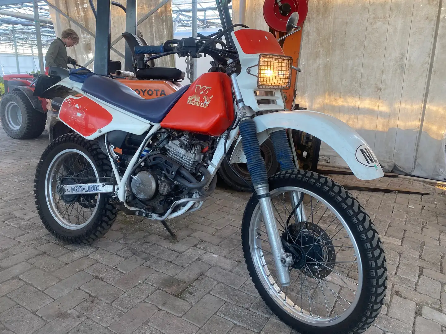 Honda XR 250 White - 1