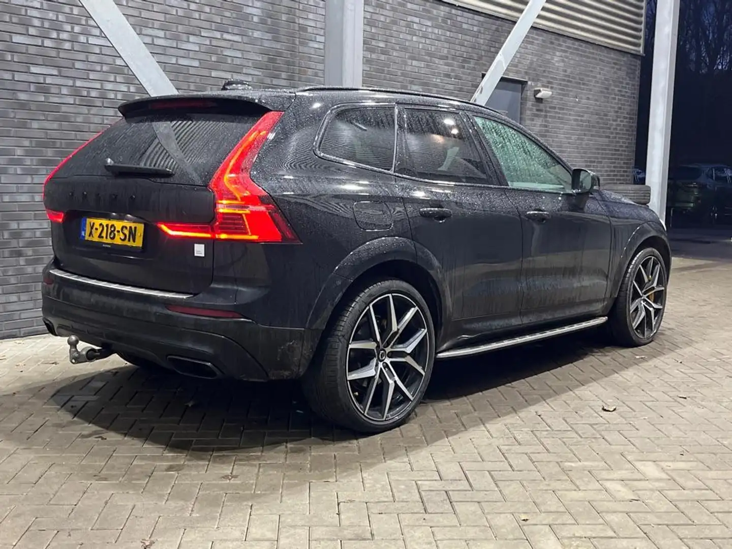 Volvo XC60 T8 AWD Polestar Engineered | Bowers&Wilkins | Trek Noir - 2