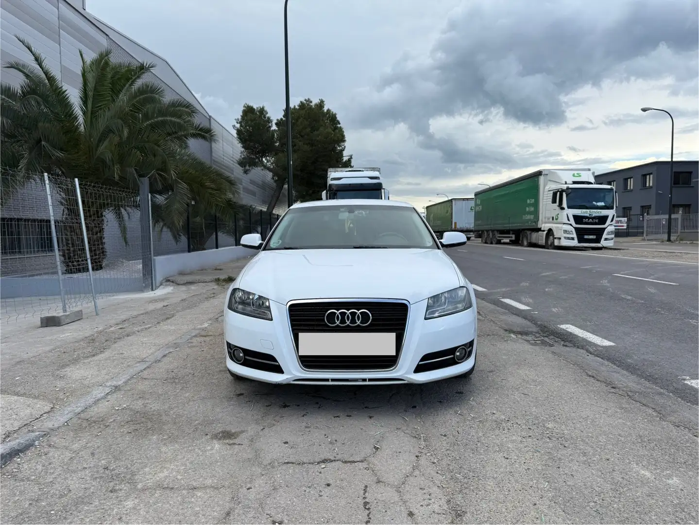 Audi A3 A3 Sportback 1.6TDI Attraction Attraction Blanco - 2