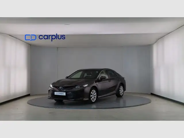 Toyota Camry 2.5 220H Business