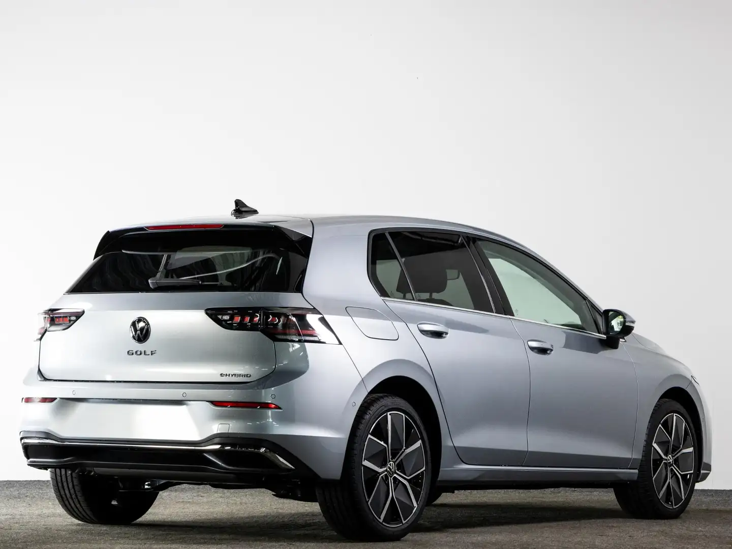Volkswagen Golf Style Edition 1.5 eHybrid 204 PK | Trekhaak | Acht Zilver - 2