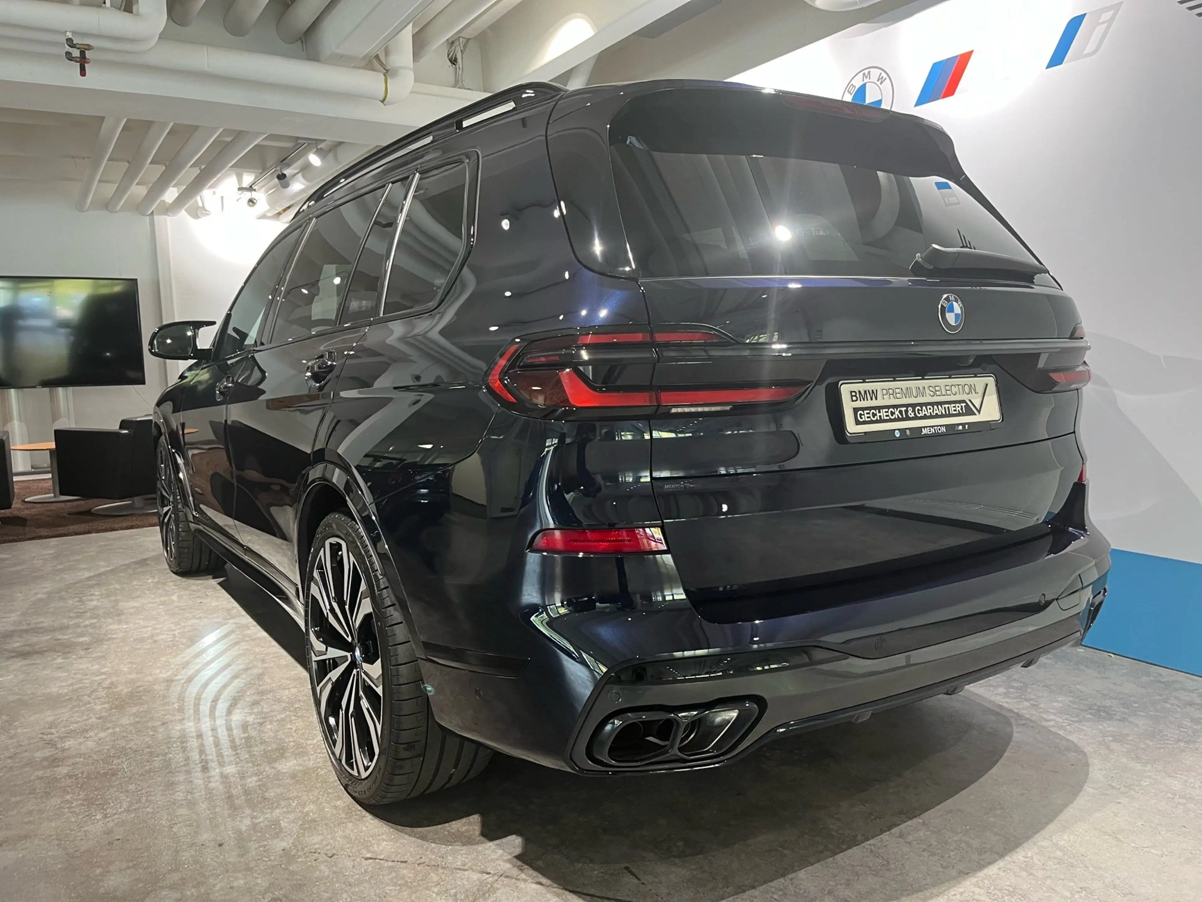 BMW X7 M 60i xDrive Sportpaket Gestiksteuerung DAB — photo 4