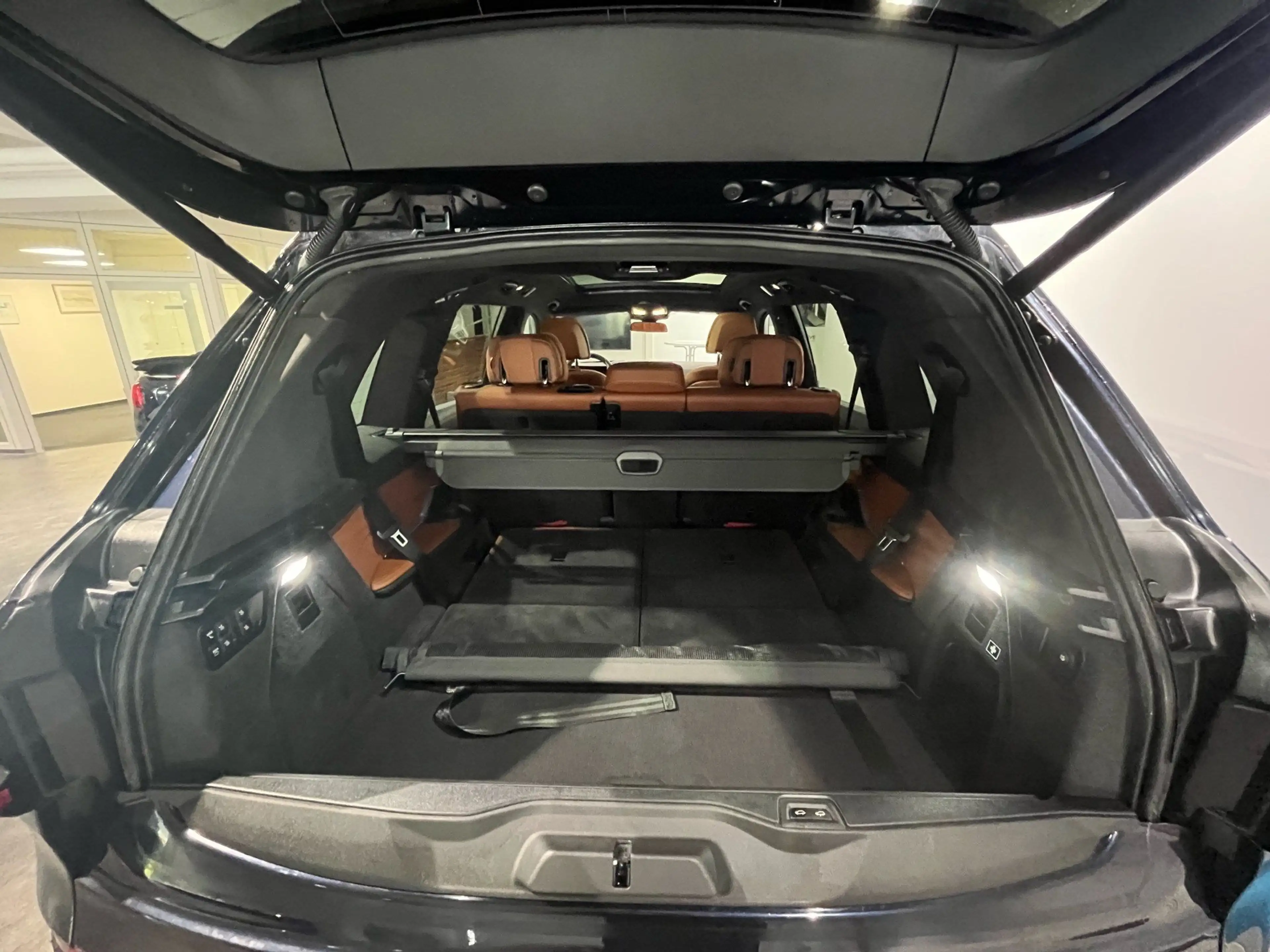 BMW X7 M 60i xDrive Sportpaket Gestiksteuerung DAB — photo 8