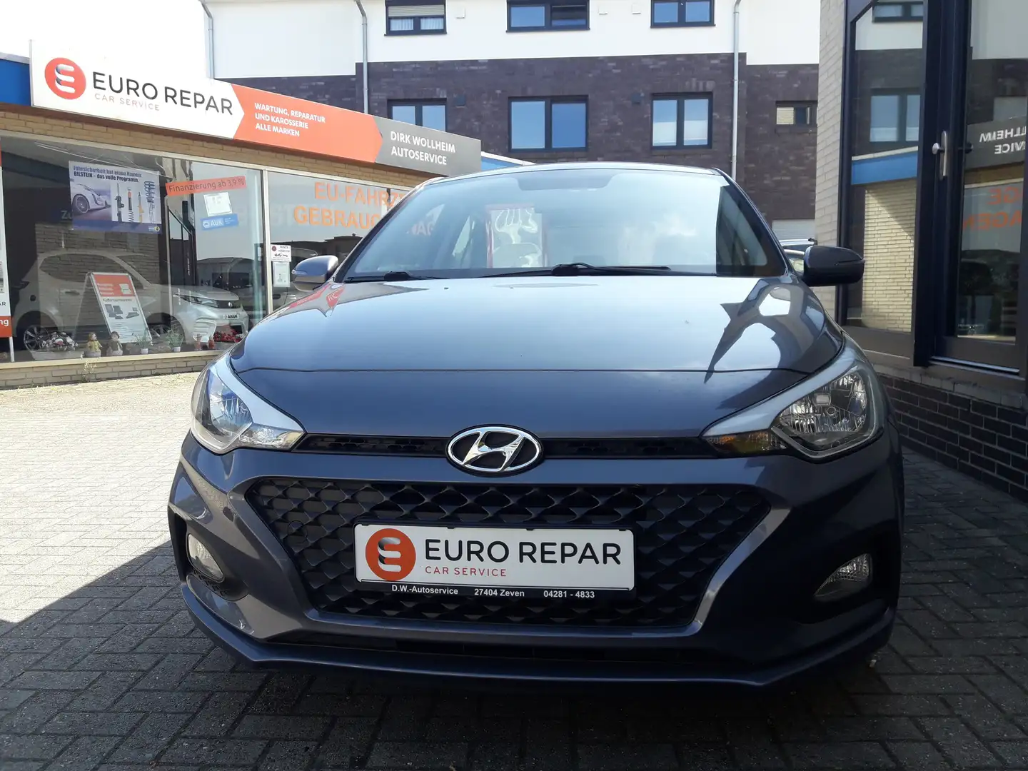 Hyundai i20 1.2 Pure Grau - 1
