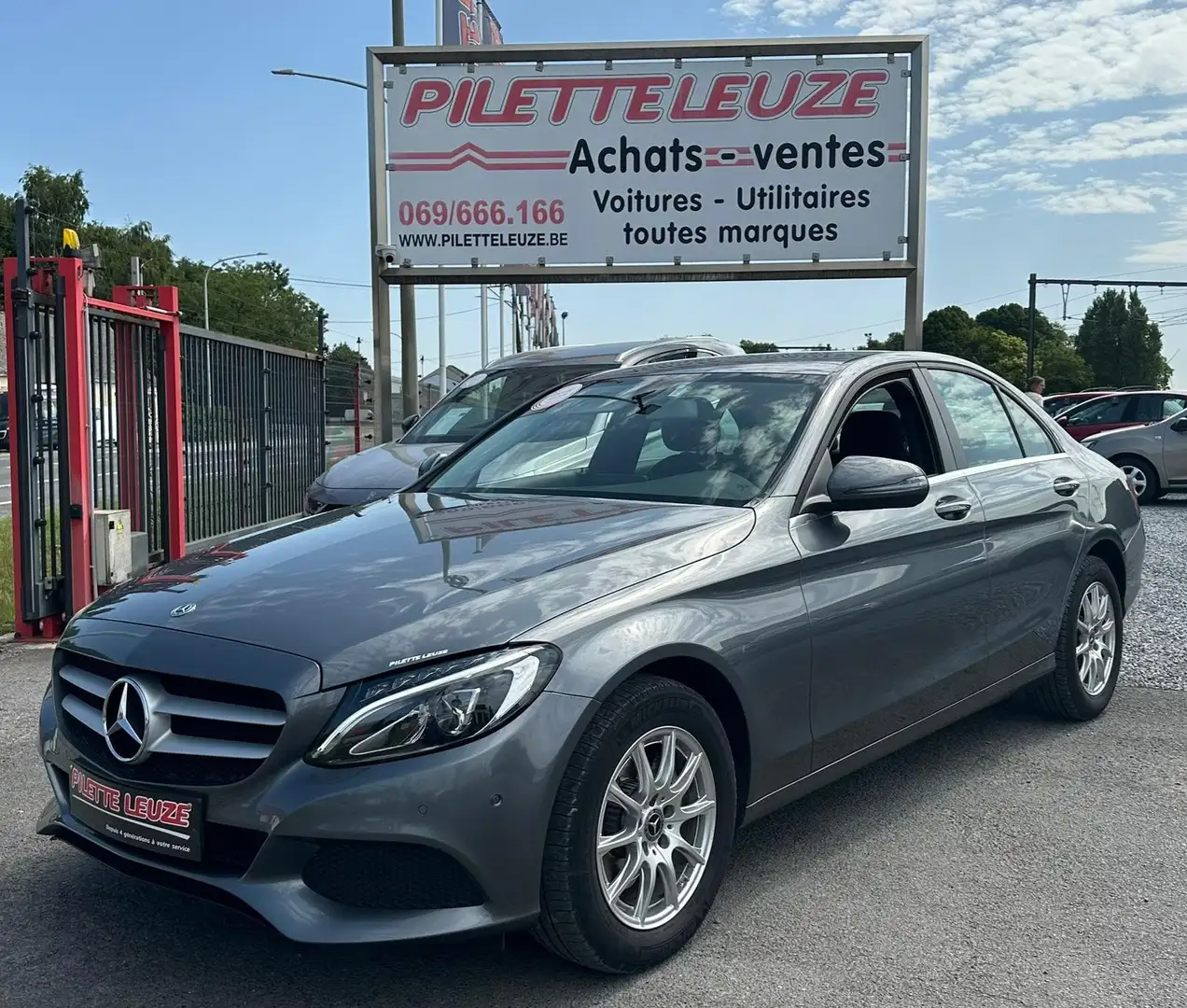 Mercedes-Benz C 180 Business AUTOMATIQUE Grijs - 1