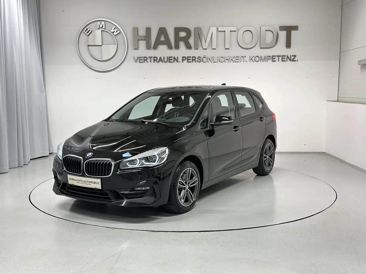 BMW 218 d Active Tourer *Sport Line* Schwarz - 2