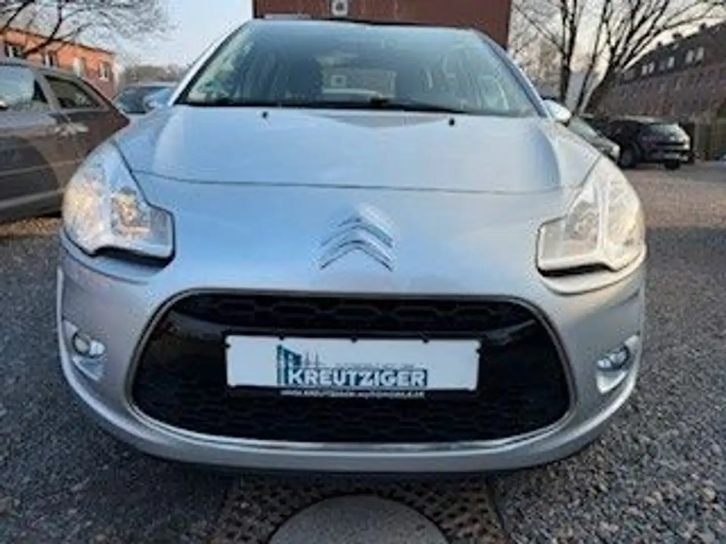 Citroen C3 Selection 1.6 Diesel Silber - 2