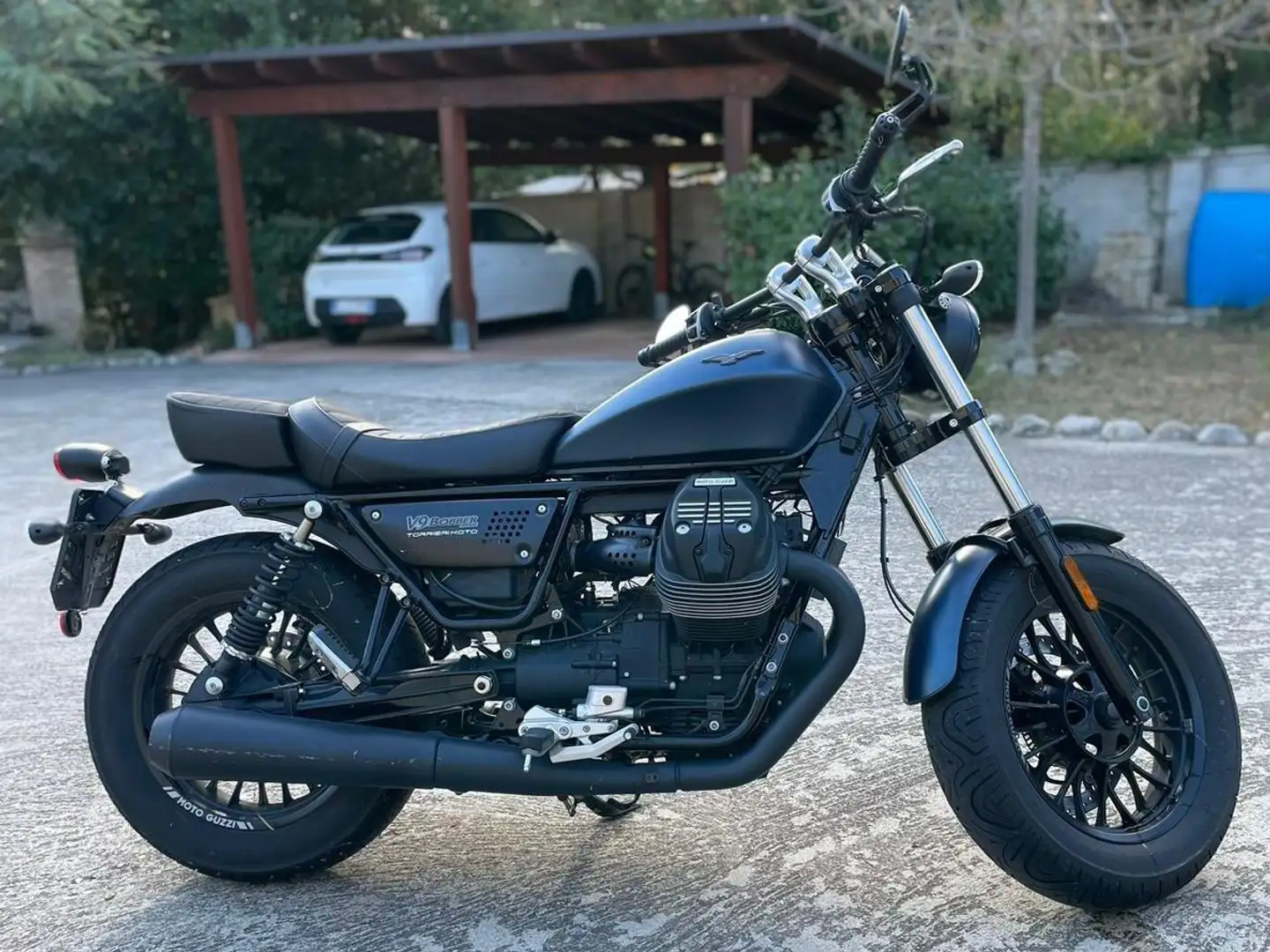 Moto Guzzi V 9 Bobber Синій - 1