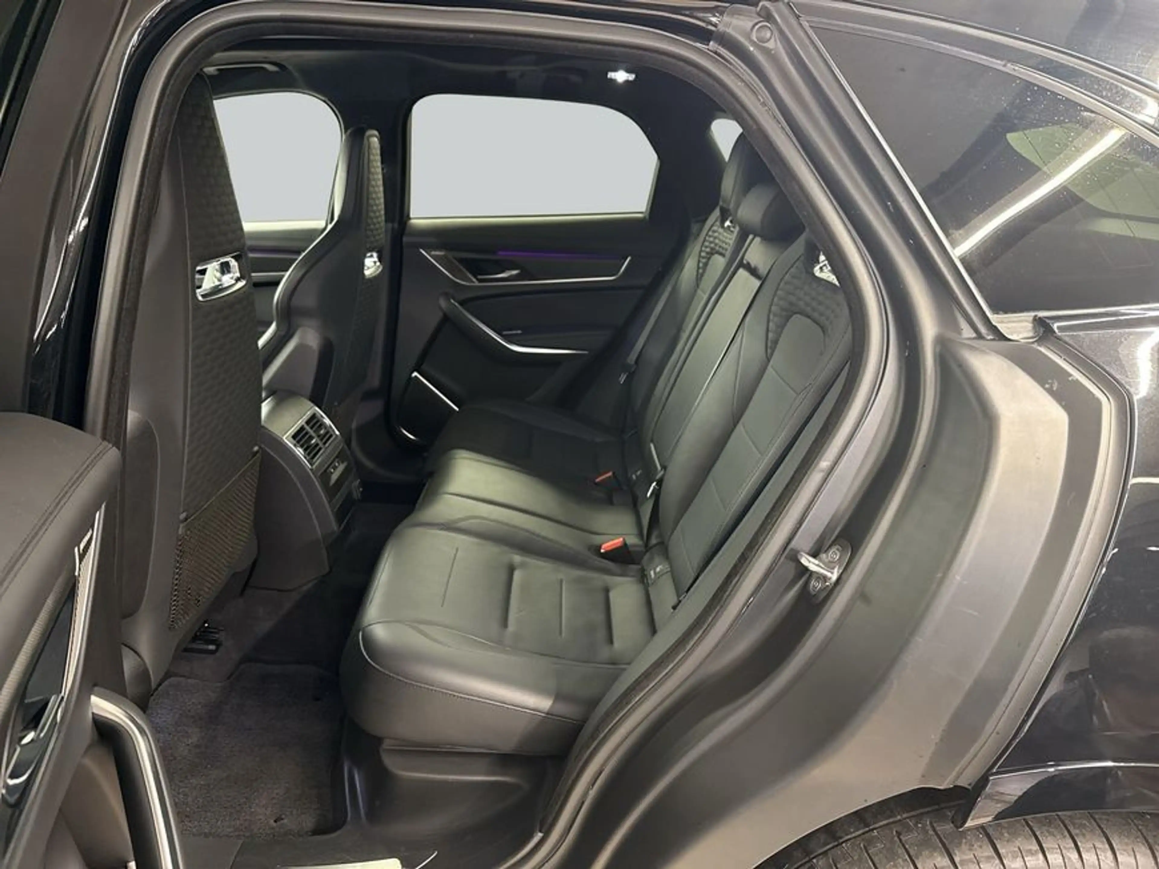 Jaguar F-Pace P550 AWD SVR — photo 5