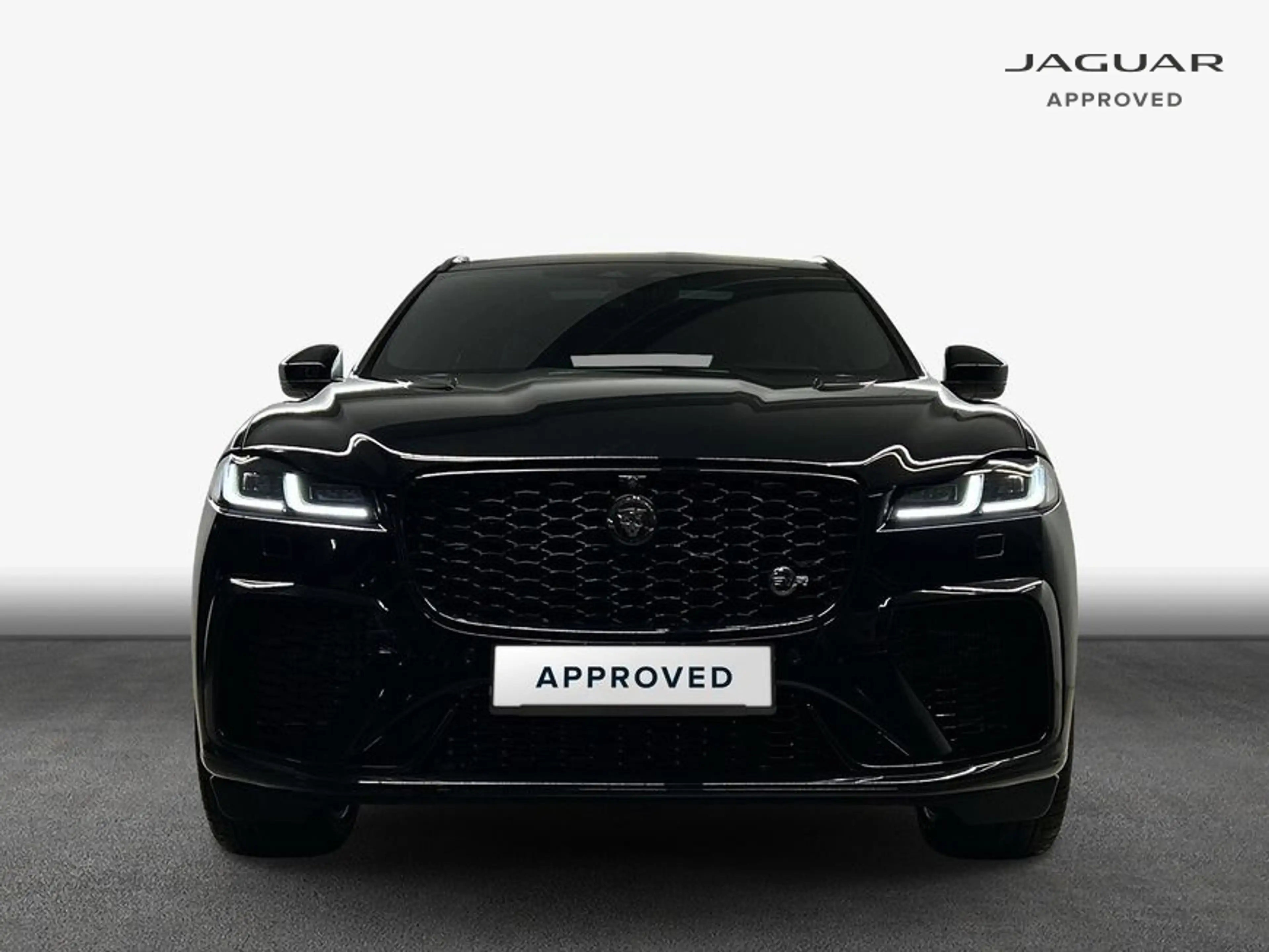 Jaguar F-Pace P550 AWD SVR — photo 8