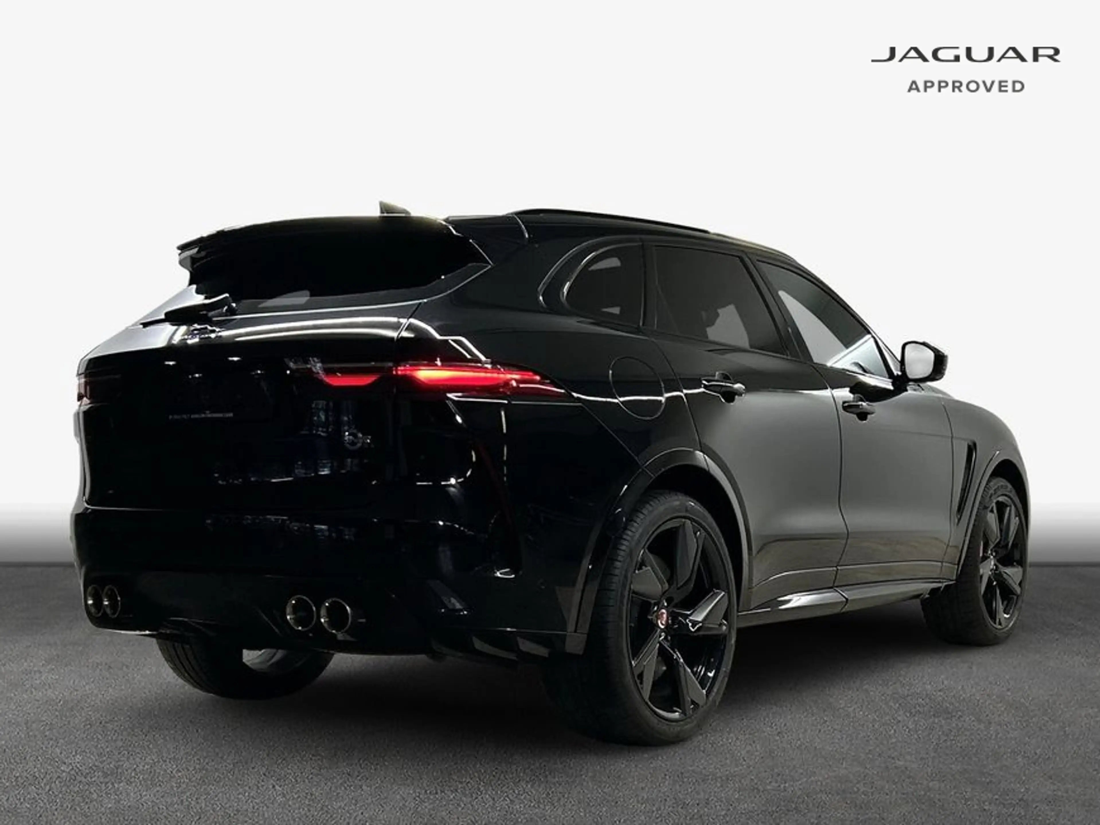 Jaguar F-Pace P550 AWD SVR — photo 2