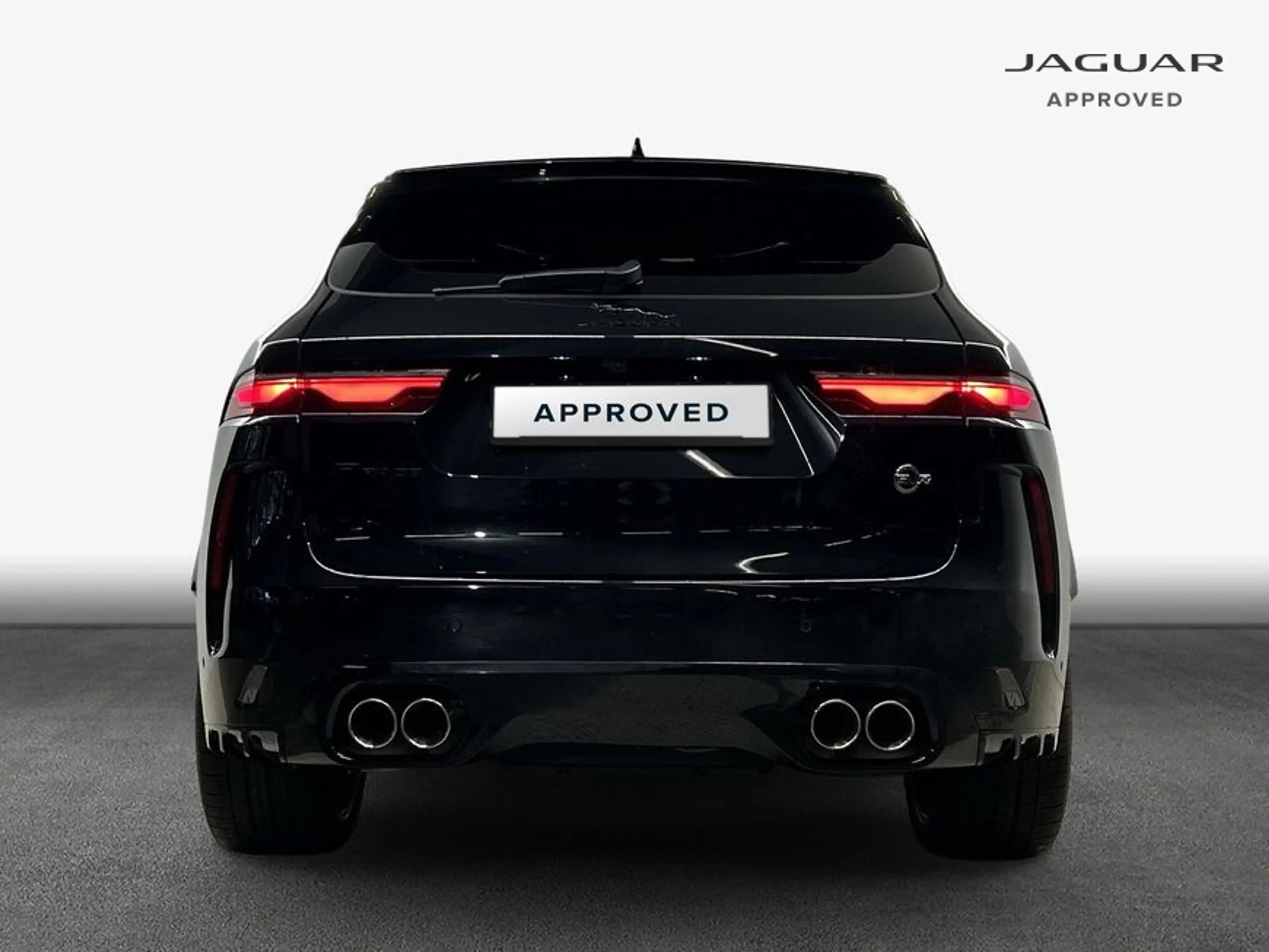 Jaguar F-Pace P550 AWD SVR — photo 7