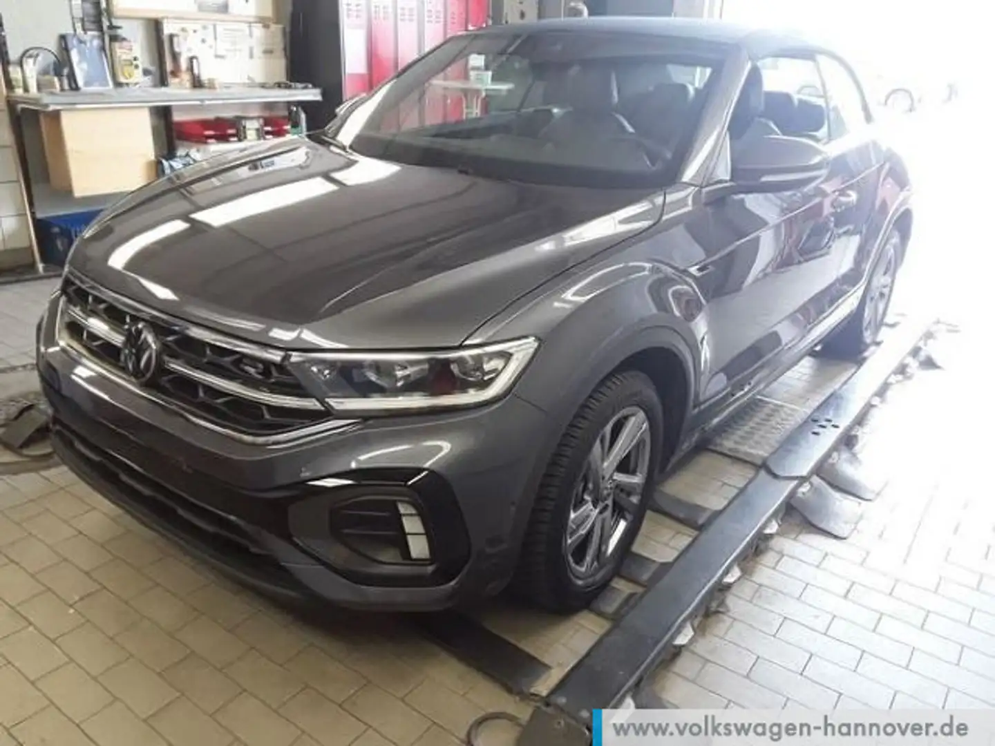 Volkswagen T-Roc 1.5 TSI DSG R-Line Navi Kamera A Grau - 2