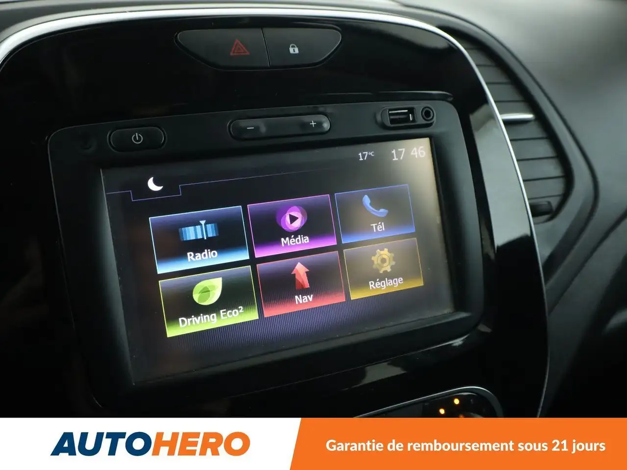 Renault Captur — photo 22