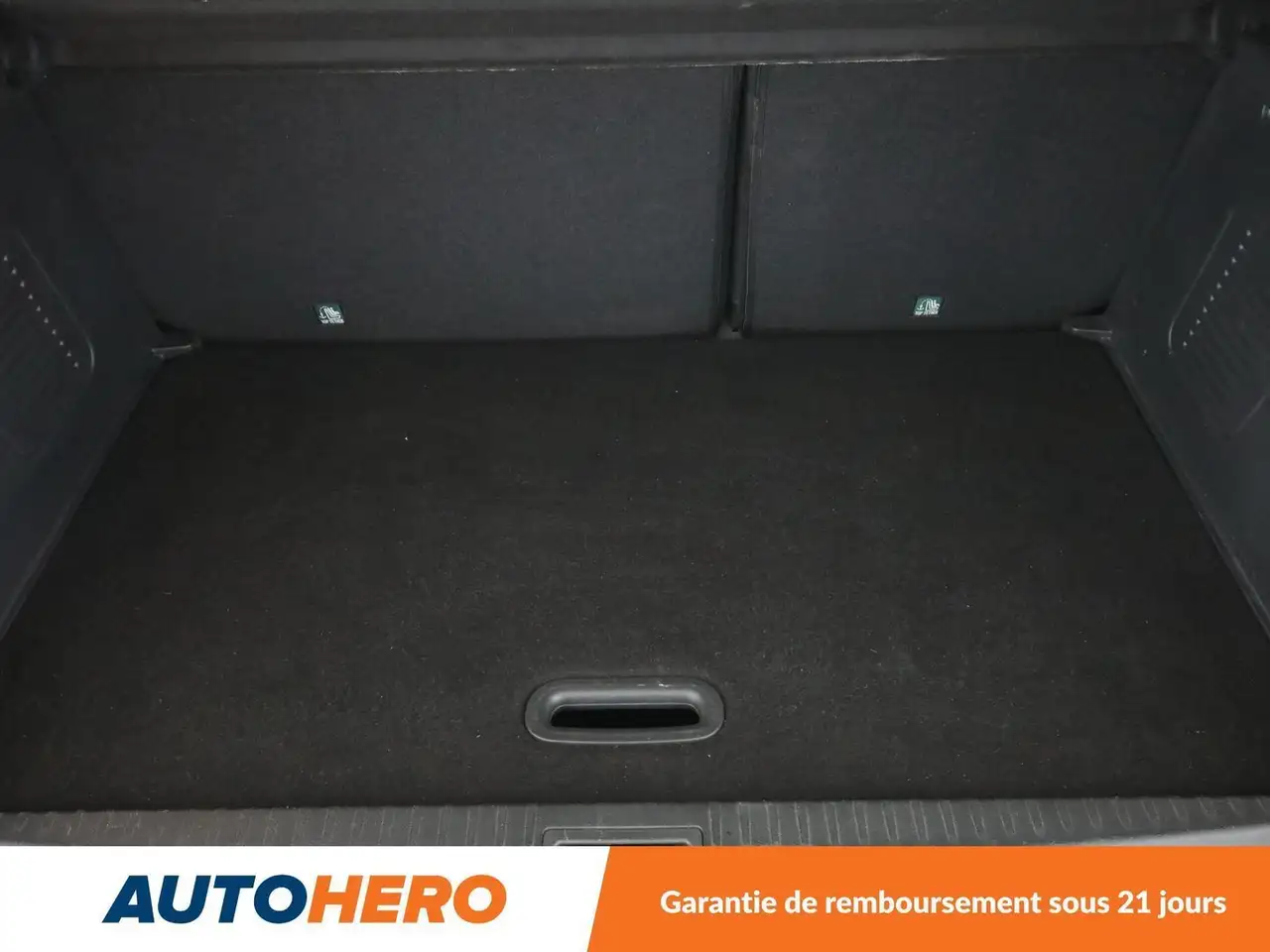 Renault Captur — photo 17