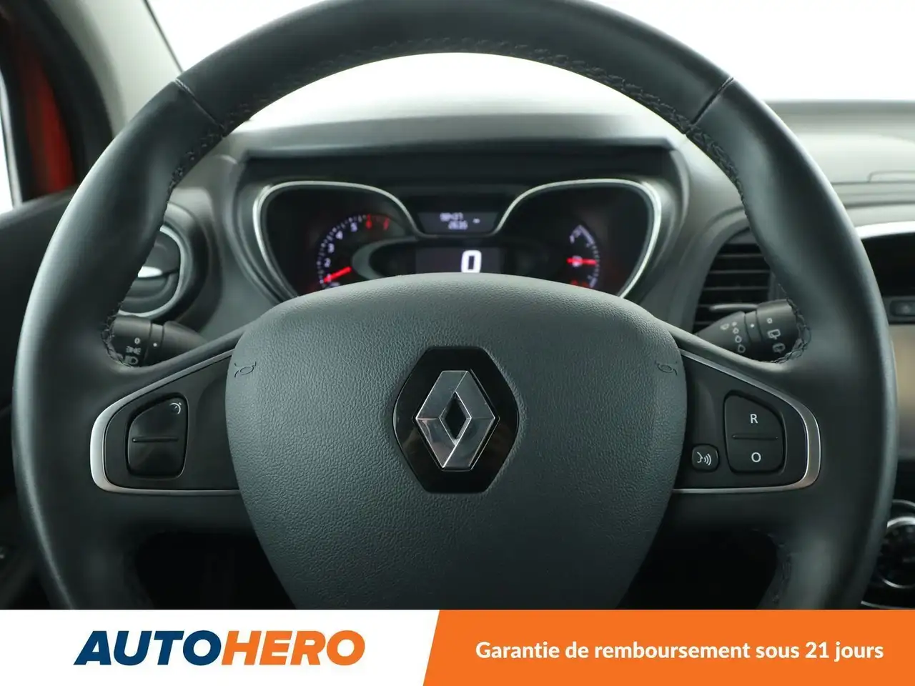 Renault Captur — photo 19