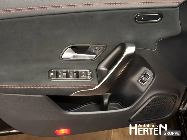 Mercedes-Benz Cla view 9