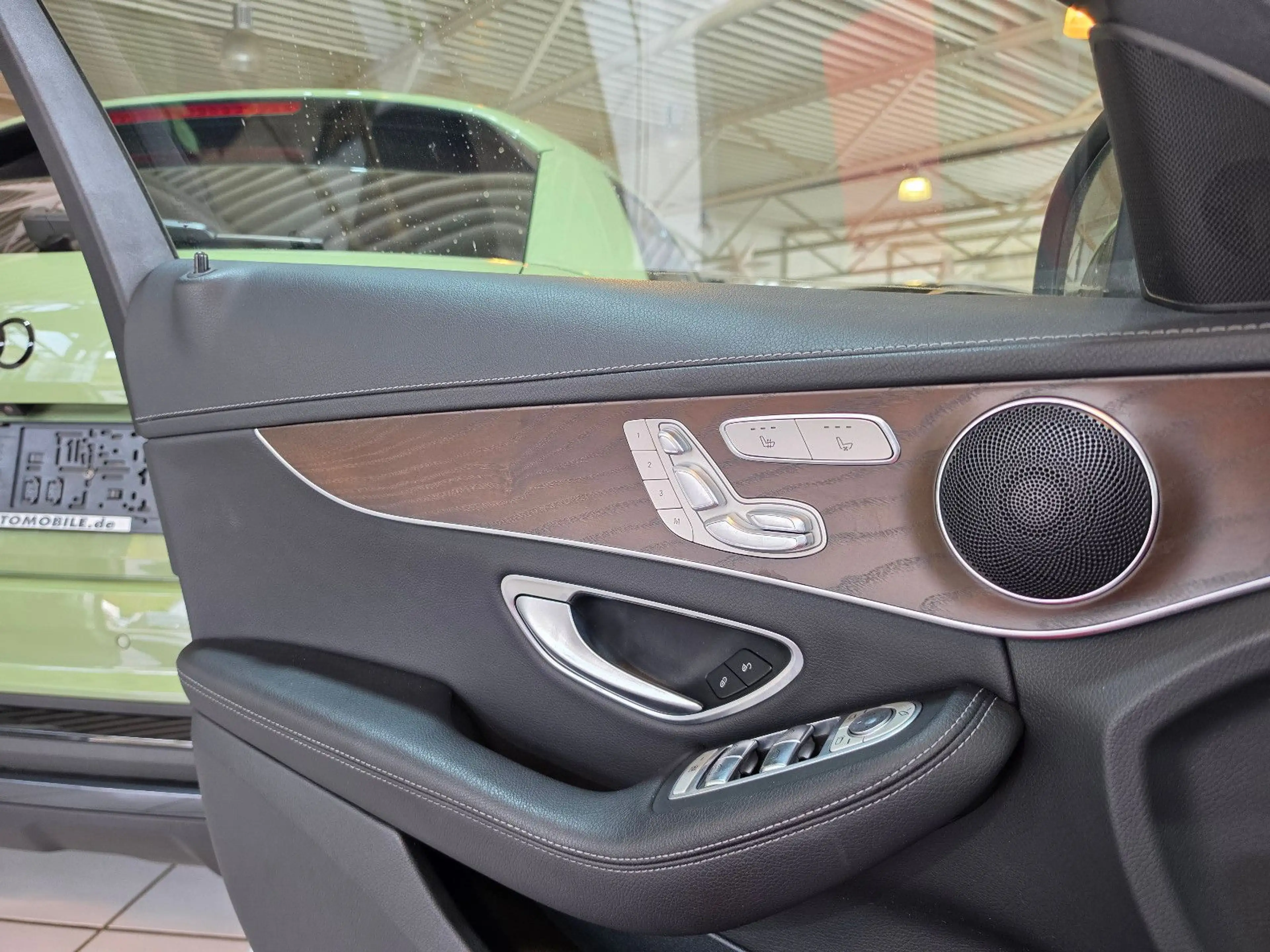 Mercedes-Benz C 400 C Limo. 4Matic AMG+ACC+LED+360°+PANO — photo 11