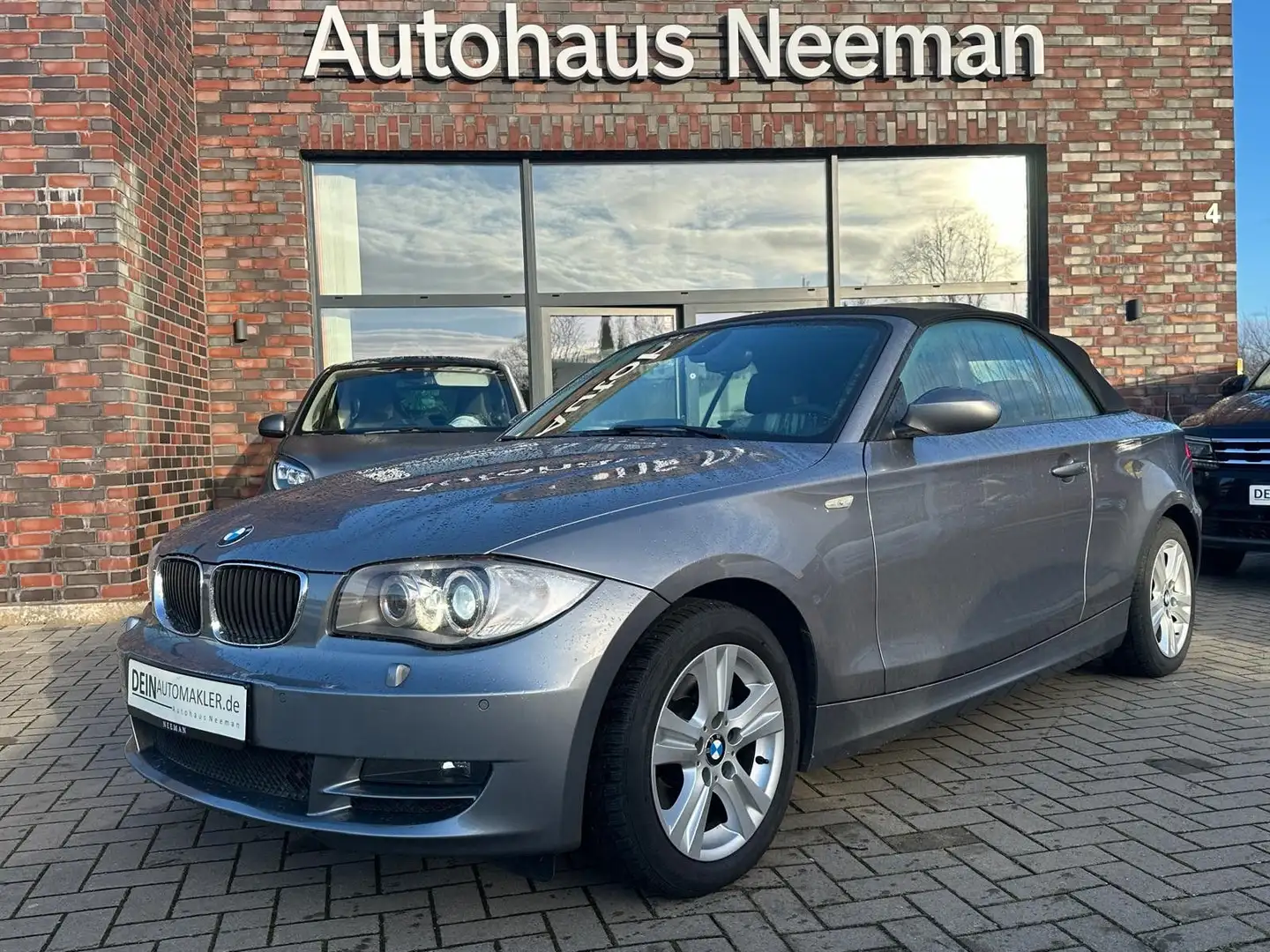 BMW 118 Cabrio 118i *Automatik*Xenon*Leder*Navi* Szürke - 2