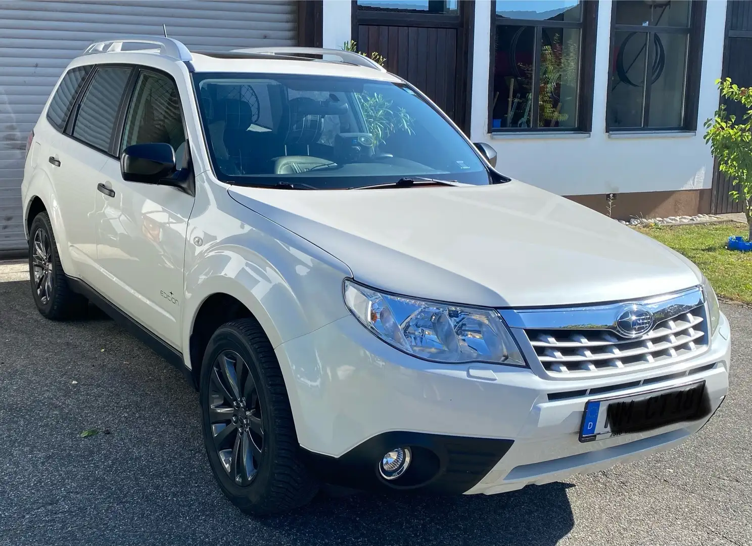 Subaru Forester 2.0X Edition - AHK - Untersetzung Blanc - 2